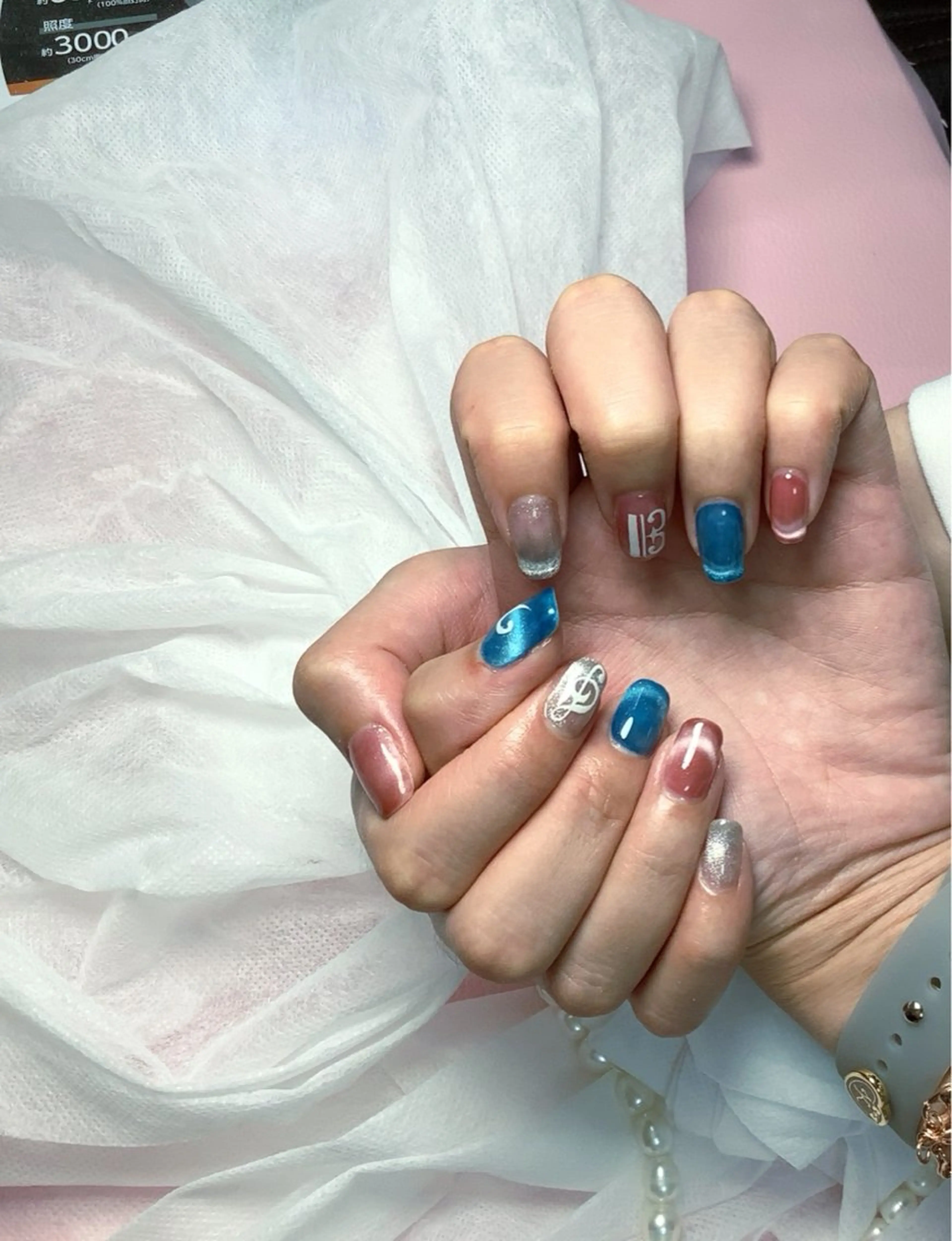 ネイル pink ladyサロン所属・べ にのネイルデザイン