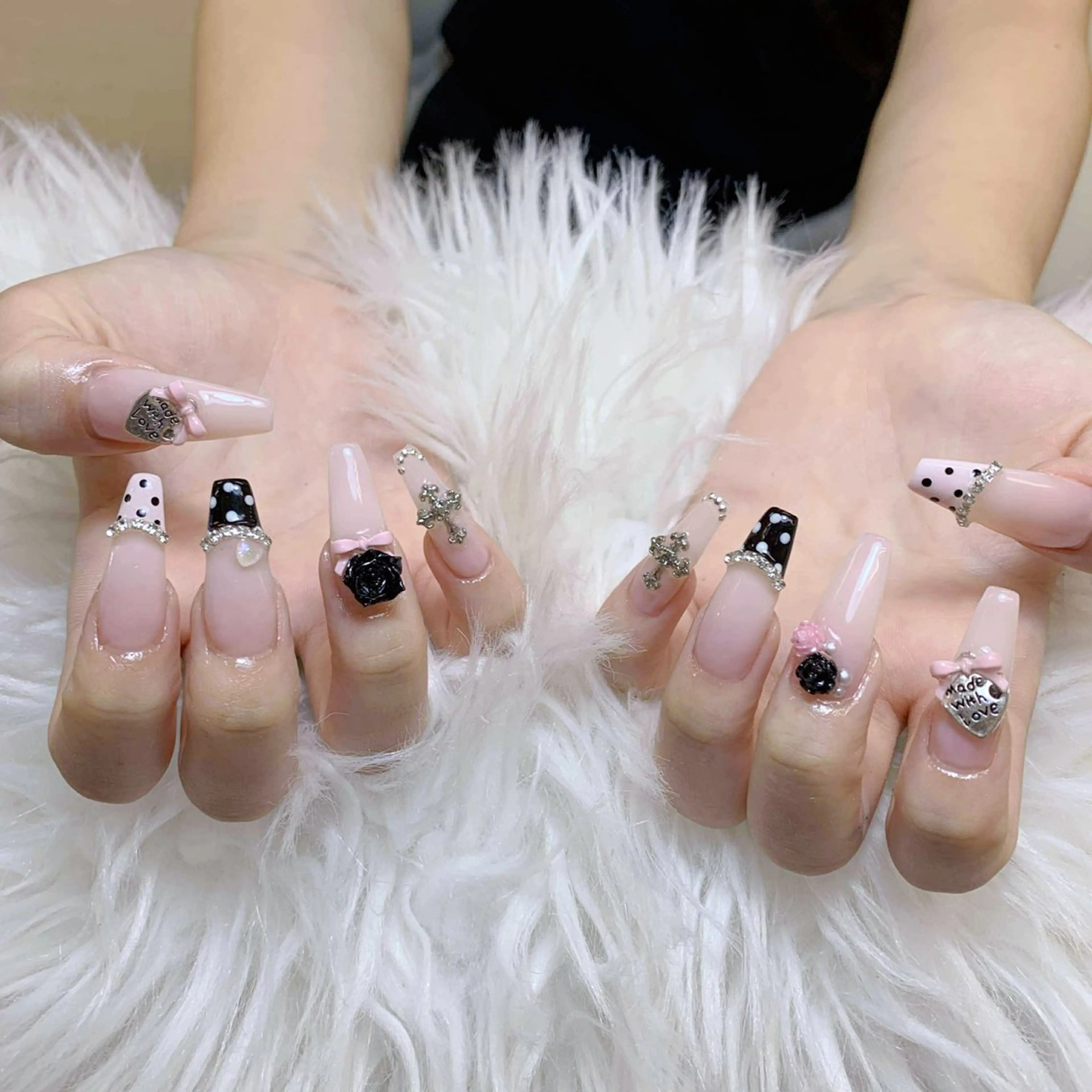 ネイル ハンドネイル ハンドケア Anh Nail 歌舞伎町のネイルデザイン