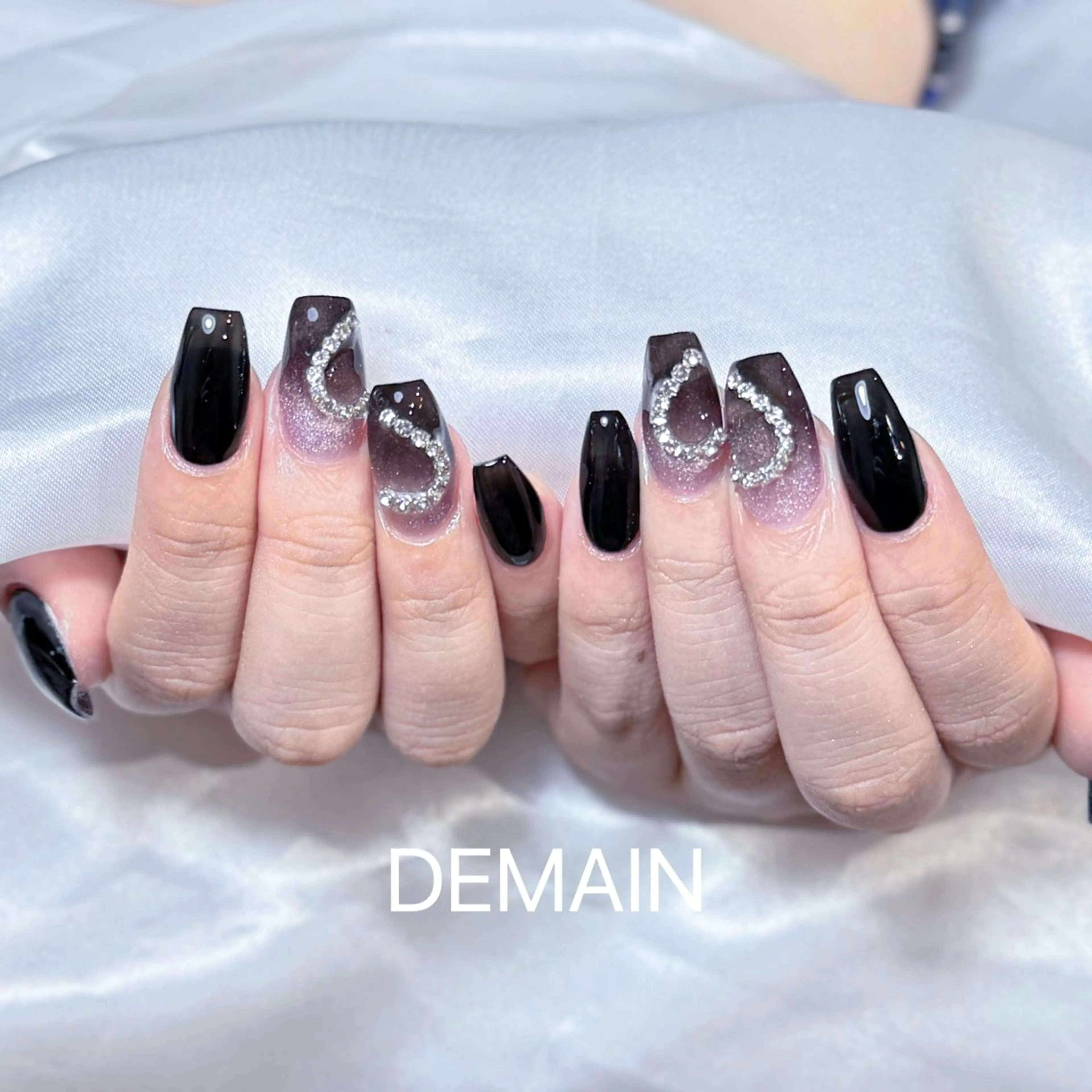 ネイル アートネイル オーロラネイル ガーリー キラキラネイル 韓国ネイル DEMAIN- 🌸のネイルデザイン