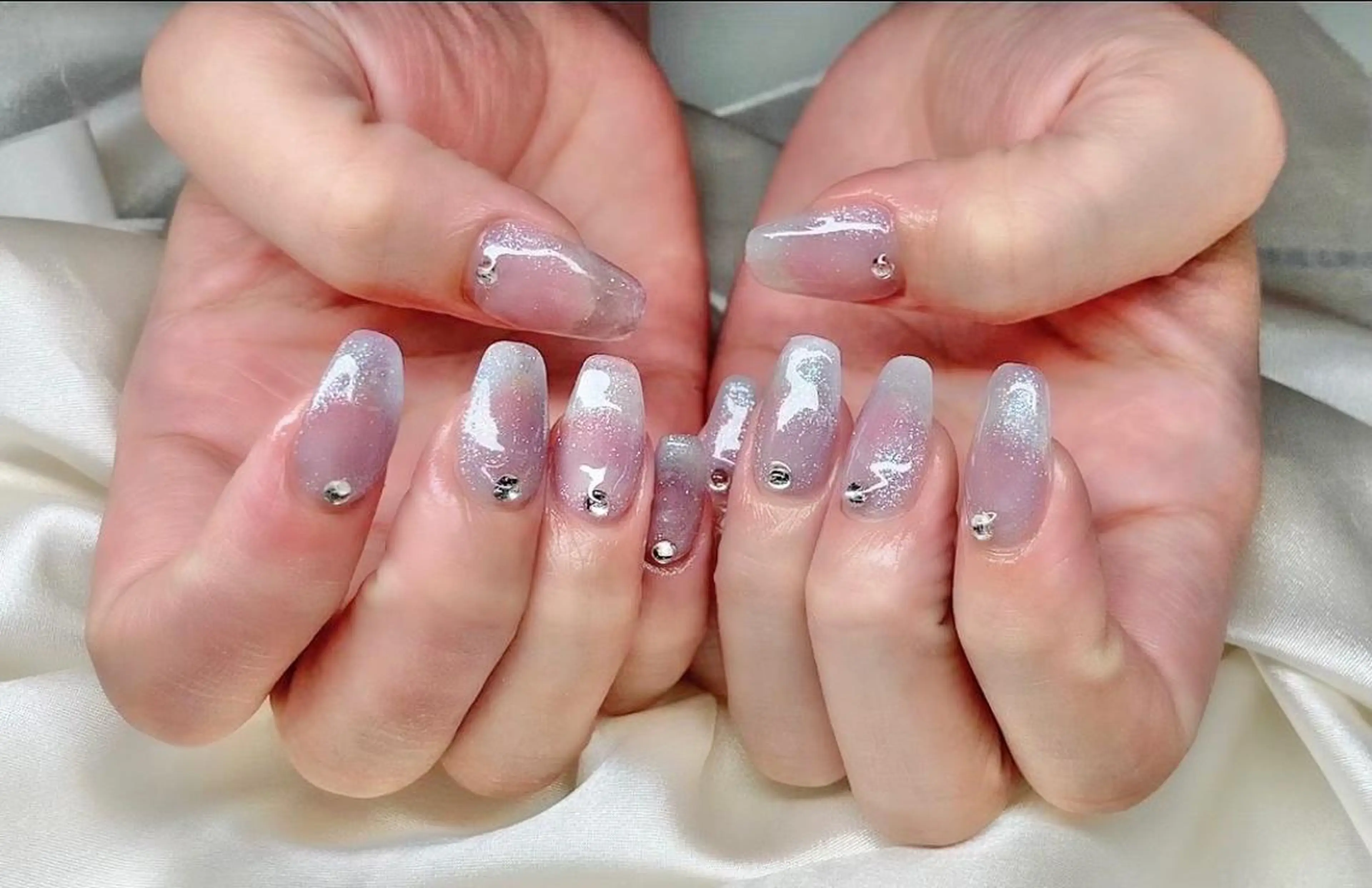 ネイル マツエク・マツパ アイブロウ 韓国風マツエク パリジェンヌラッシュリフト まつげパーマ ワンホンマツエク 長さ出し ハンドネイル Nail&eye Belire 新宿のネイルデザイン