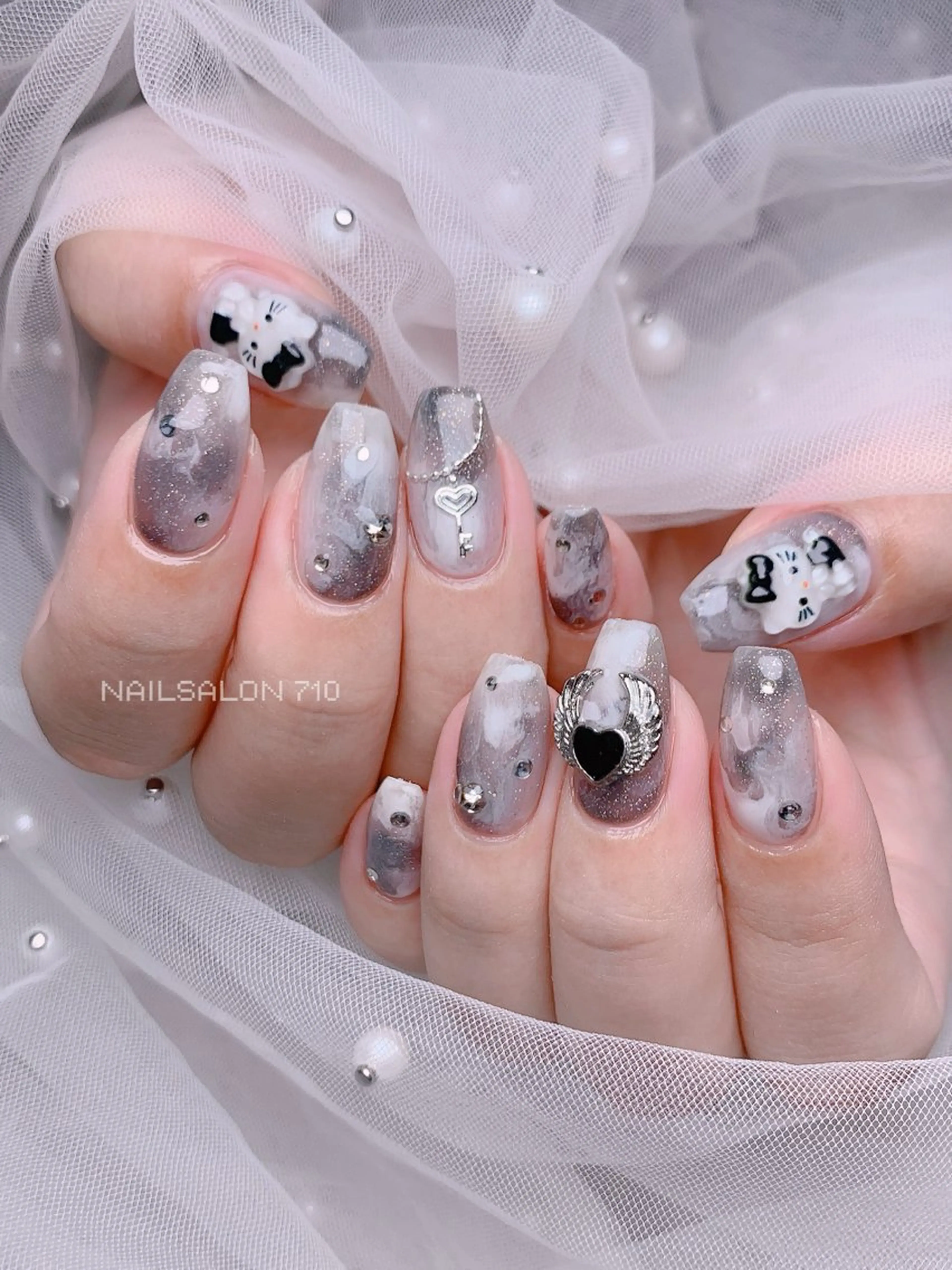 ネイル ハンドネイル フットネイル ナナイチゼロ I.Naoのネイルデザイン