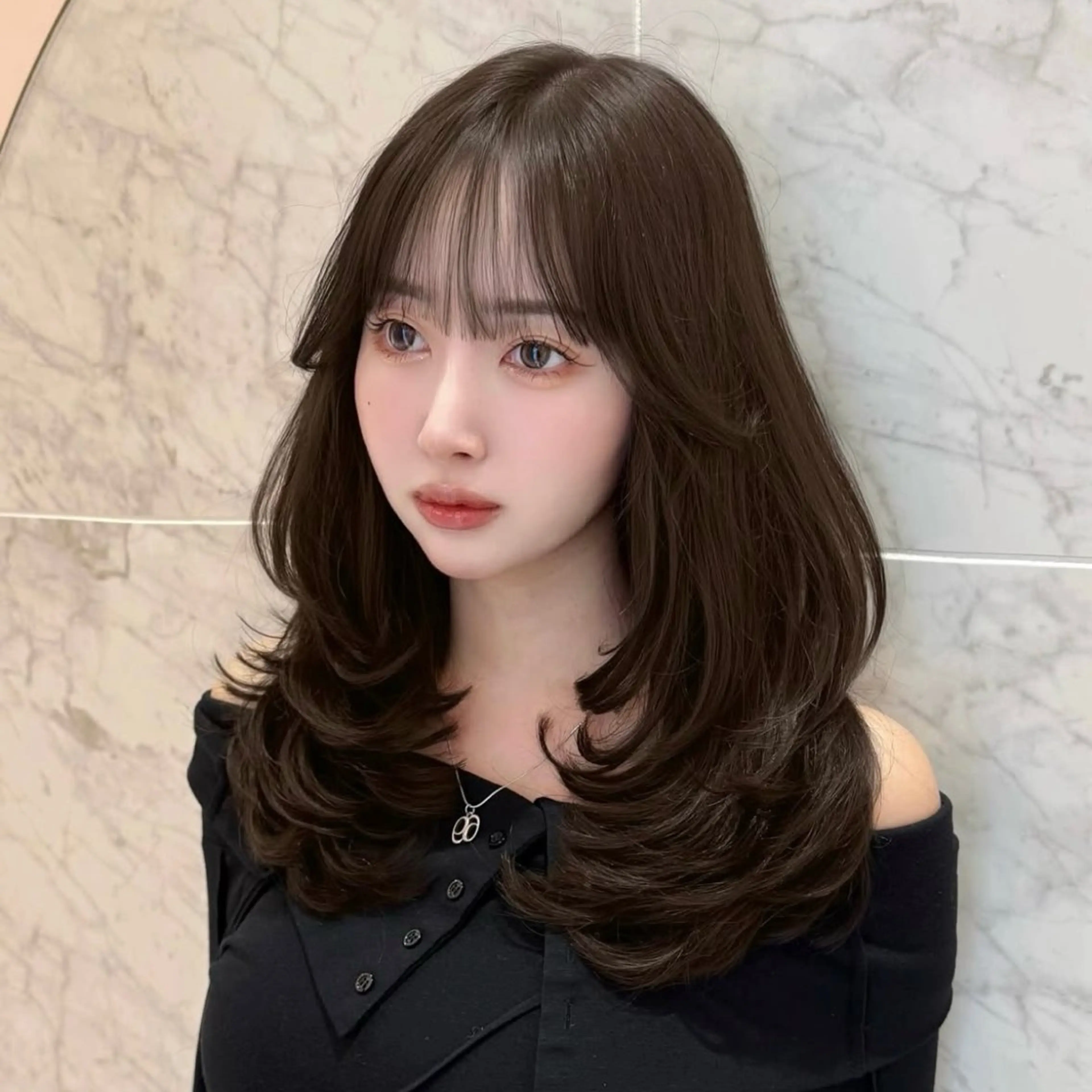 ミディアム カラー ミディアムレイヤー ベージュカラー レイヤーカット モテ韓国ヘア/ レイヤー🤍RIKAのヘアスタイル