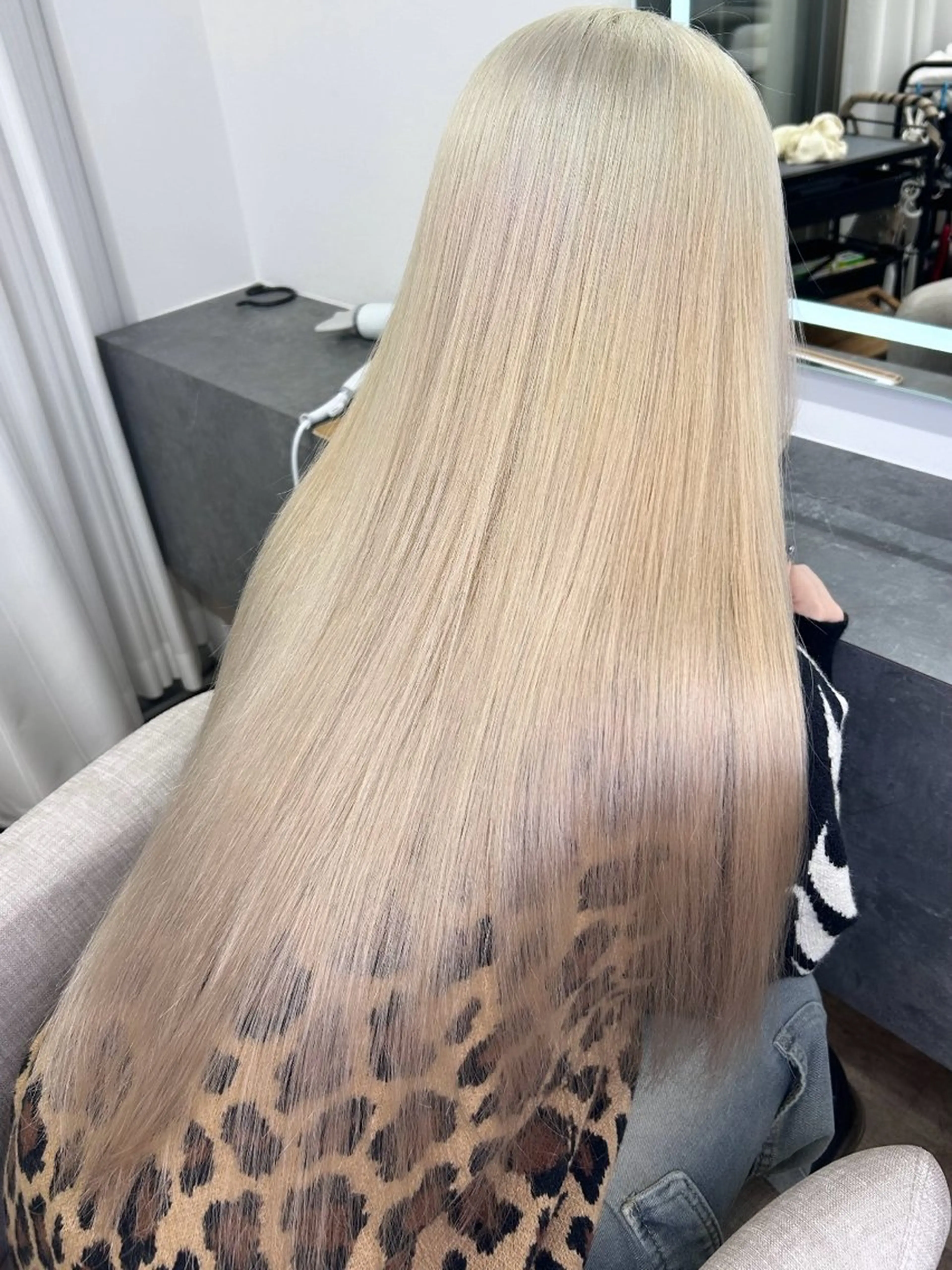 ロング カラー ヘアカラー トリートメント MARQUEE所属・Ayame / ハイトーンカラーのヘアスタイル