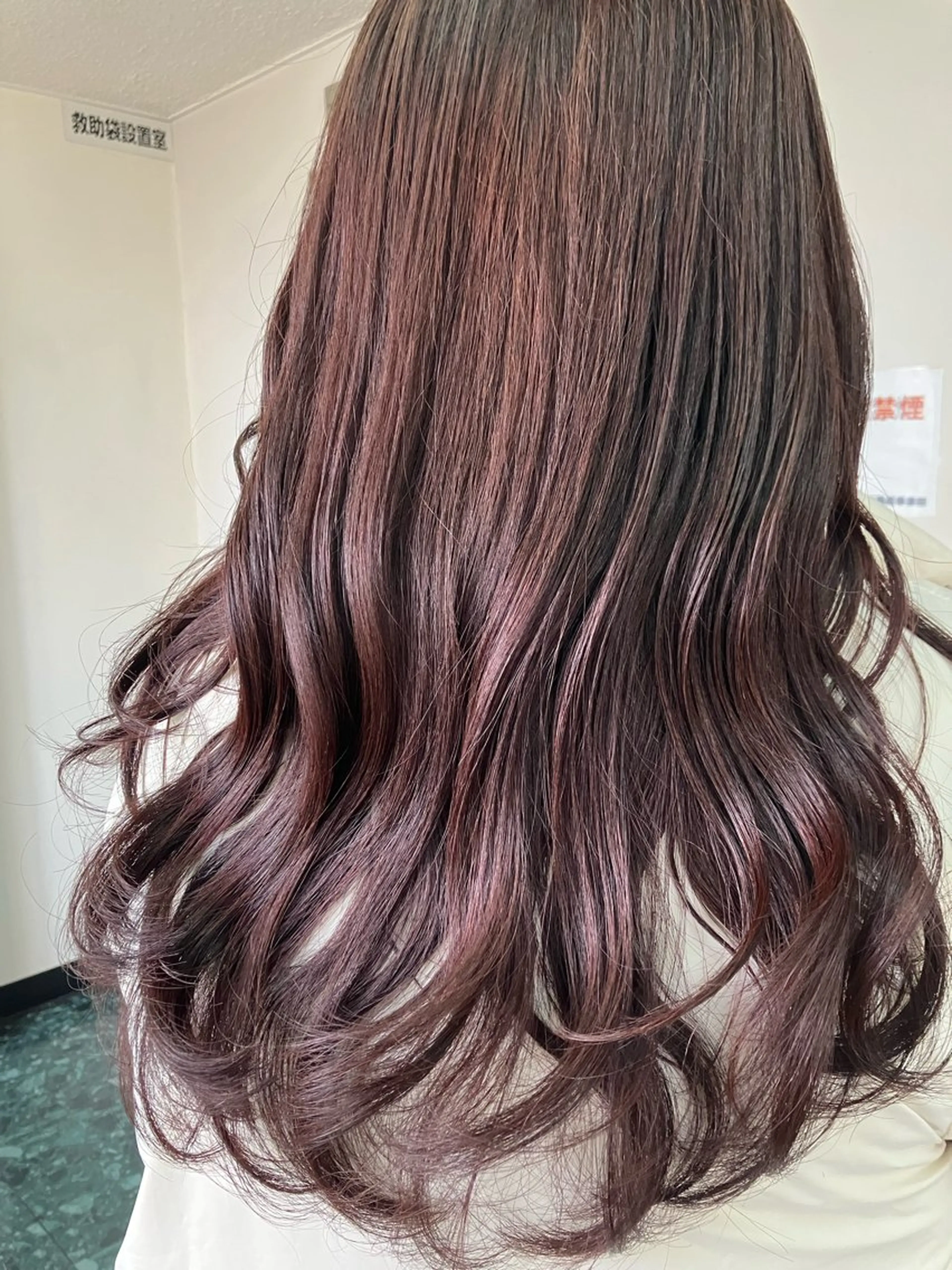 ロング nara misakiのヘアスタイル