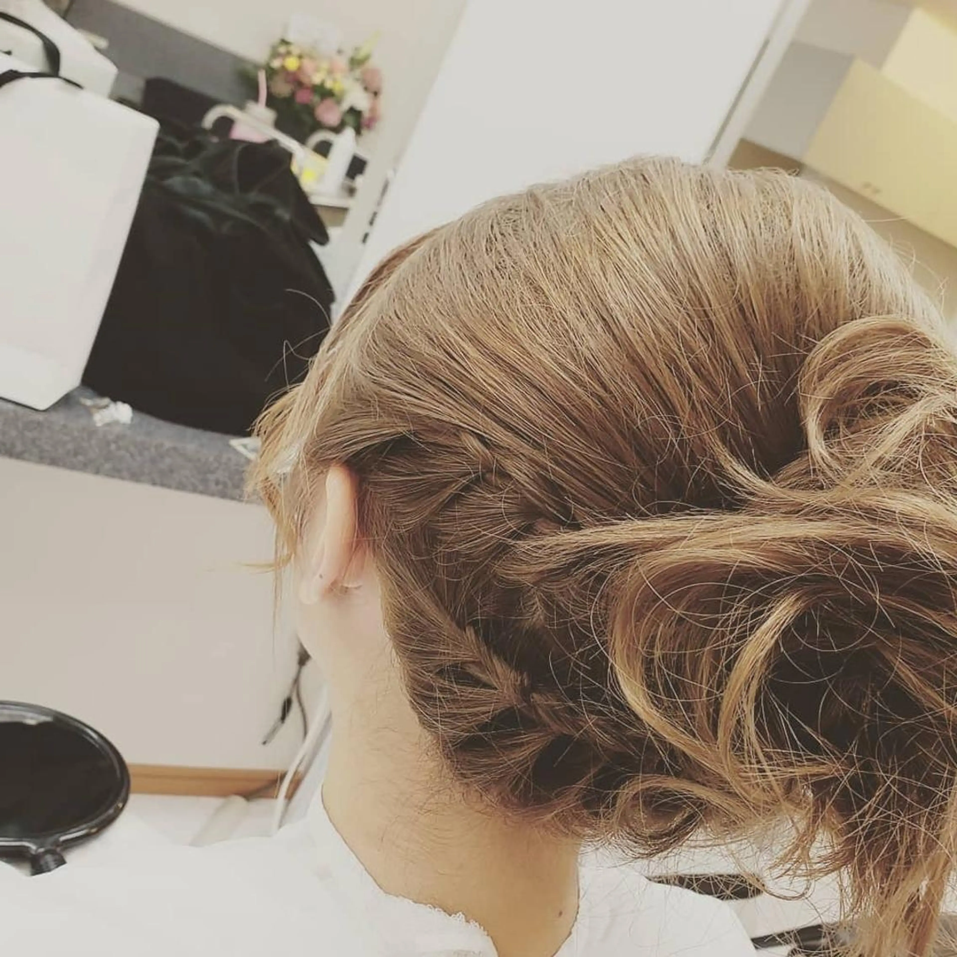 セミロング ヘアアレンジ Re.felice (ﾘ ﾌｪﾘｰﾁｪ)のヘアスタイル