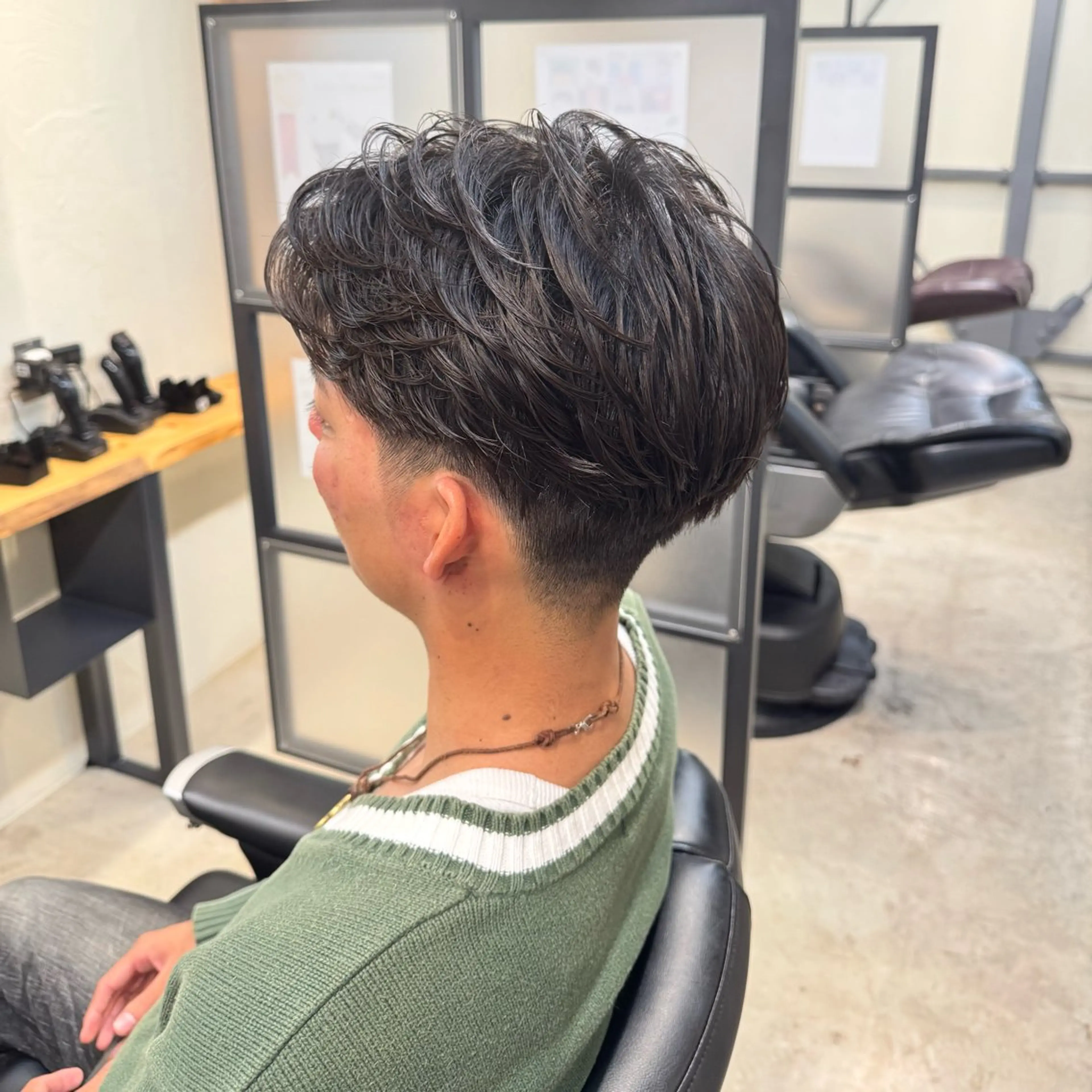 ショート パーマ メンズ 梅本 淑人のヘアスタイル