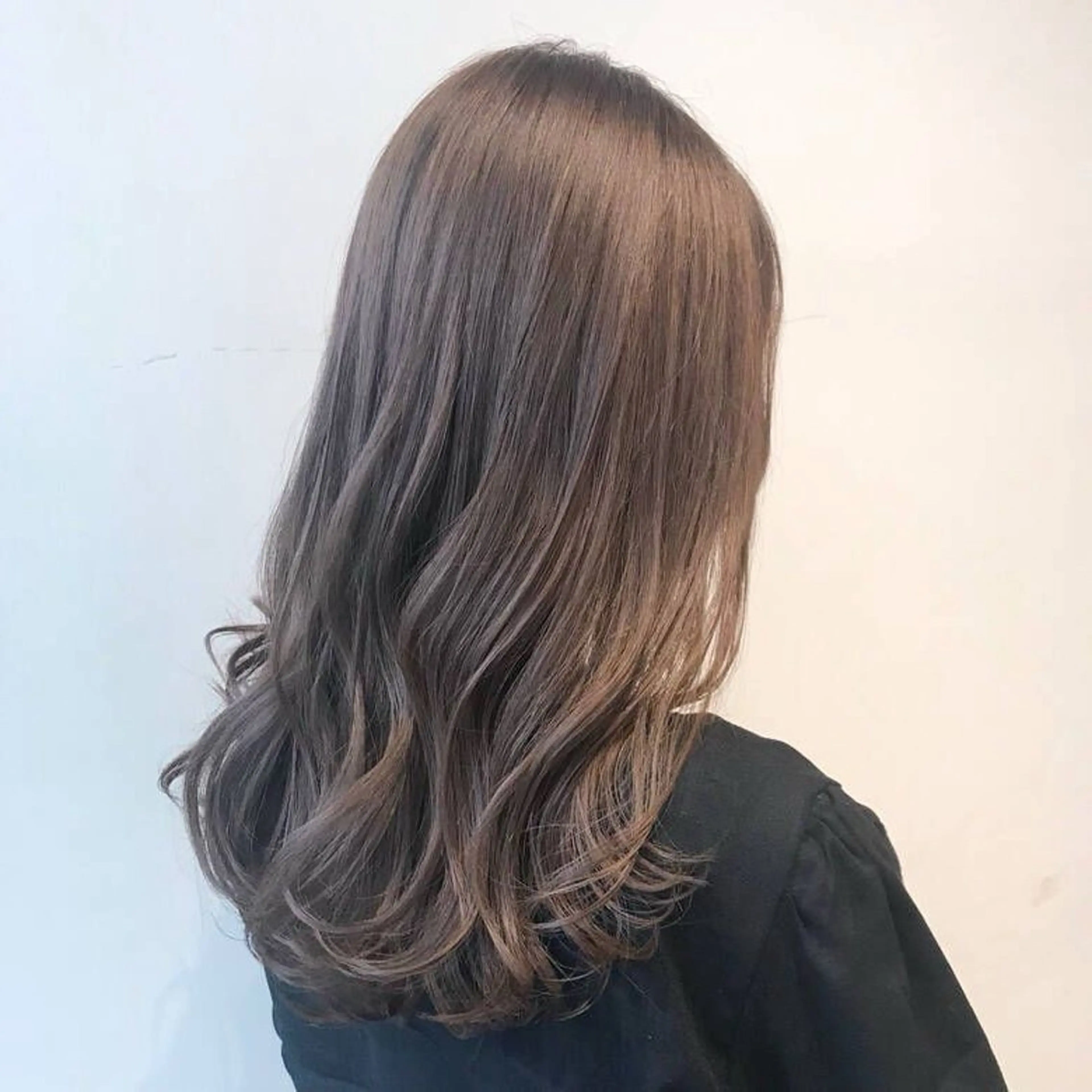 ロング カラー ブリーチ 透明感カラー ダブルカラー イヤリングカラー インナーカラー 【SASE】大人上品 💍/ユウガ⭐️のヘアスタイル