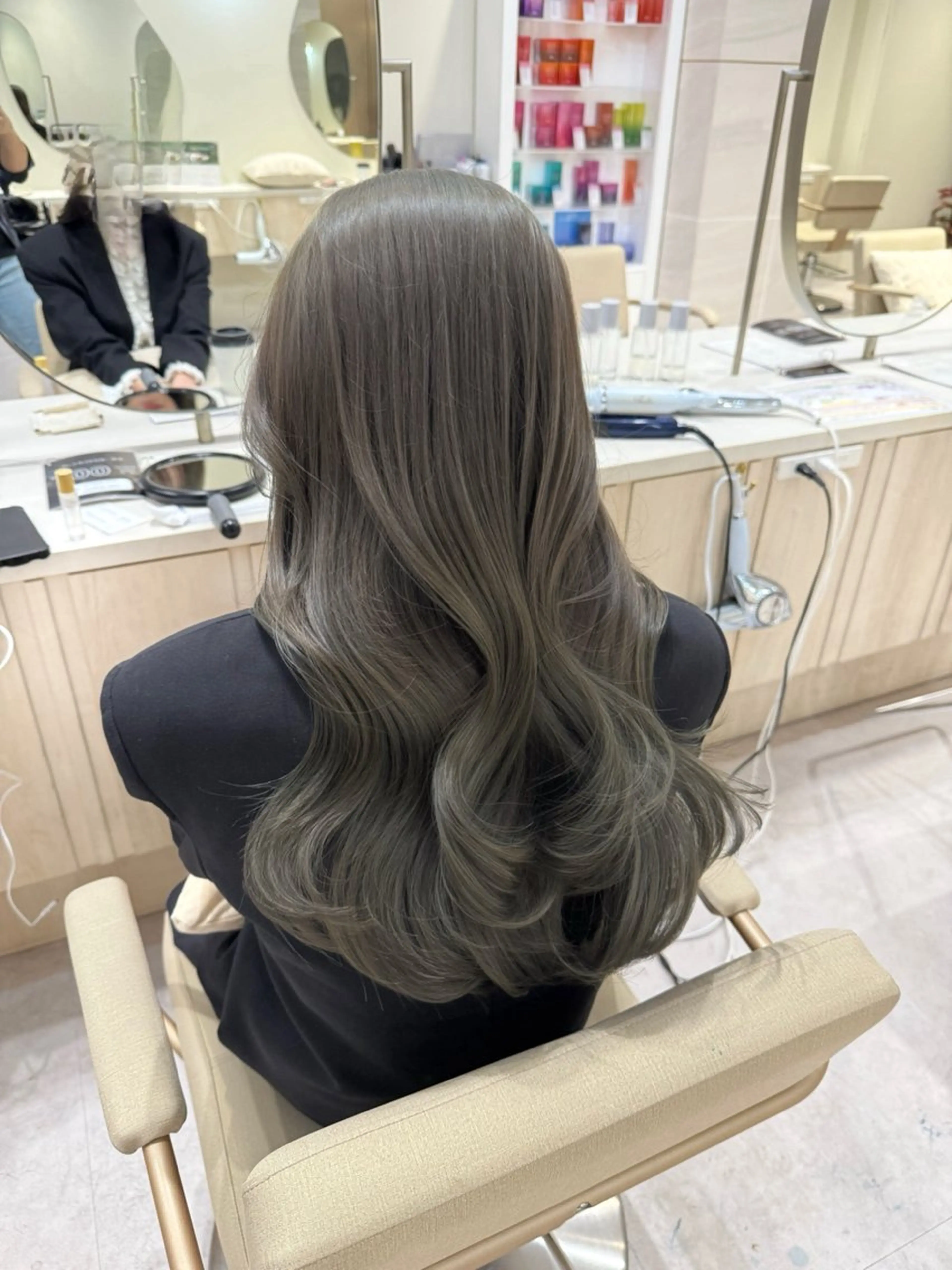 ロング カラー グレージュ イルミナカラー オリーブグレージュ オリーブグレー カット ヘアカラー Ms.CHARM所属・透明感カラー🌿 グレージュ🐺陽介のヘアスタイル