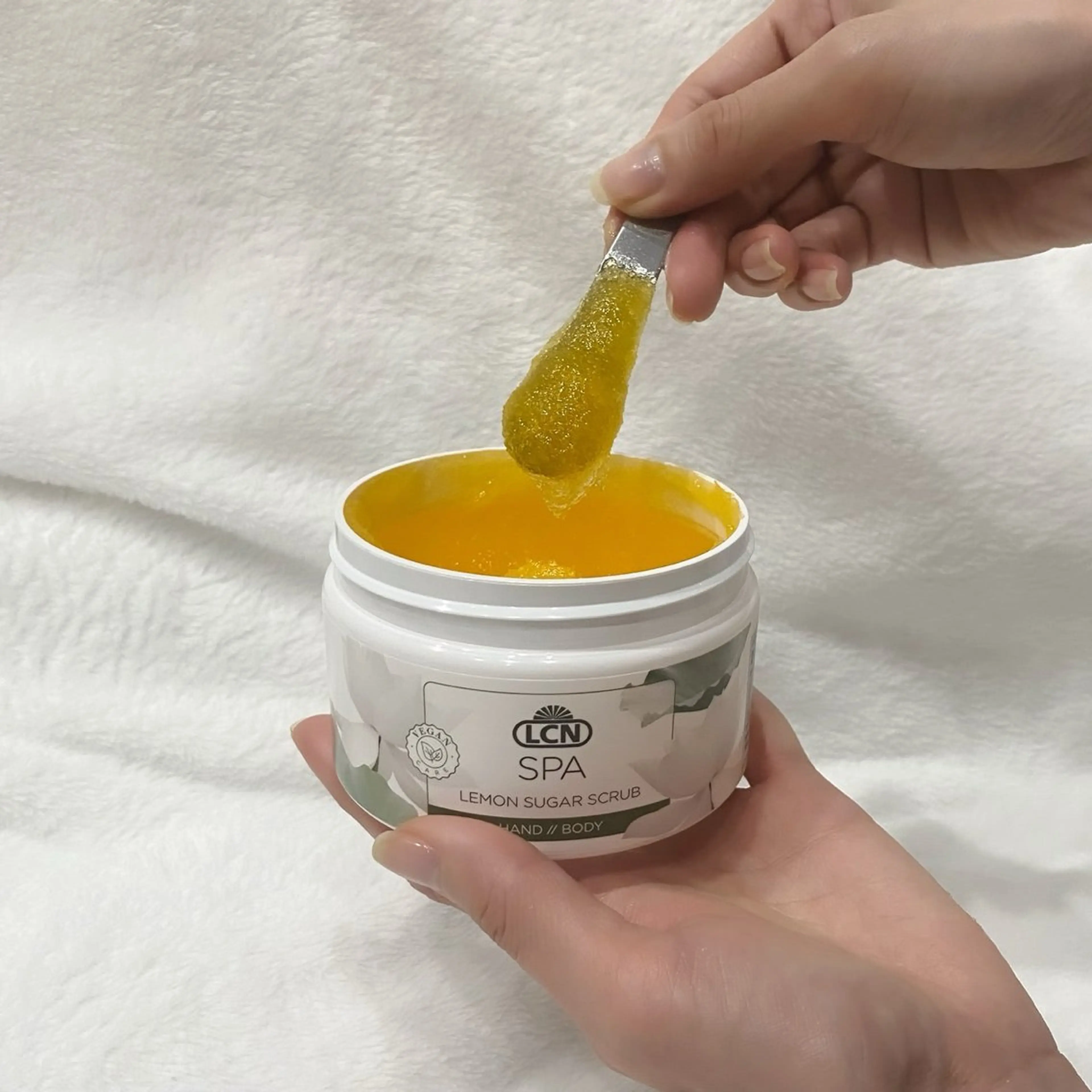 初回限定モニター価格!モイスチャースクラブトリートメント(通常価格¥8,600)の写真