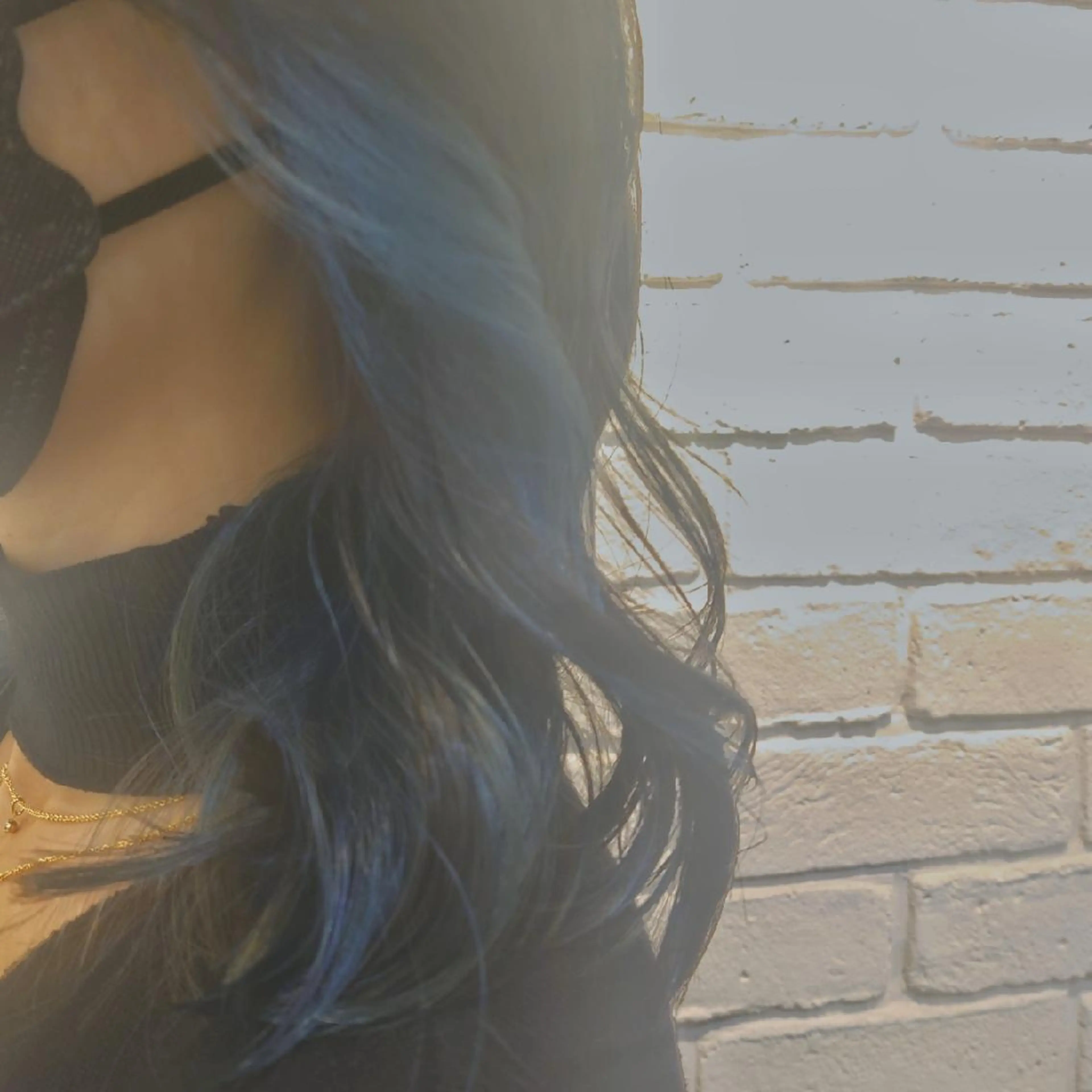 セミロング カラー ブリーチ ブルーカラー インナーカラー あいだ🐼ミニモ ２月限定クーポン配信のヘアスタイル