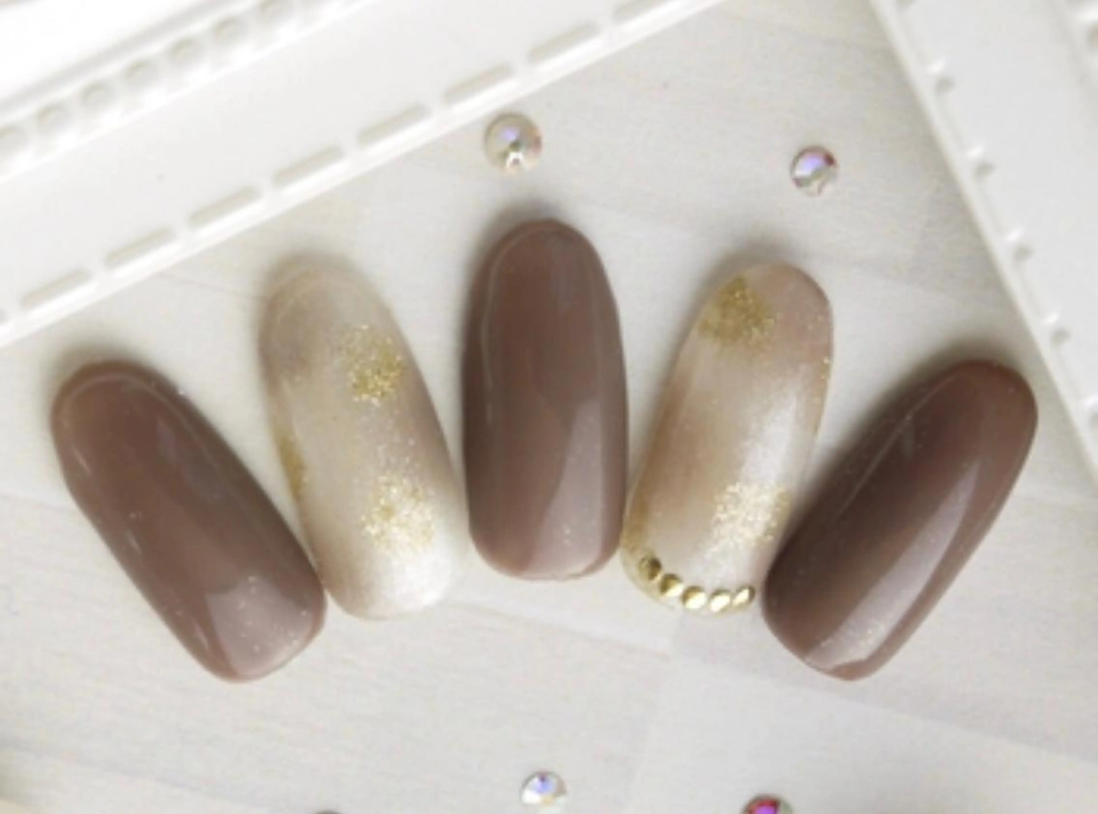 ミディアム ネイル 長さ出し専門 nynaのネイルデザイン