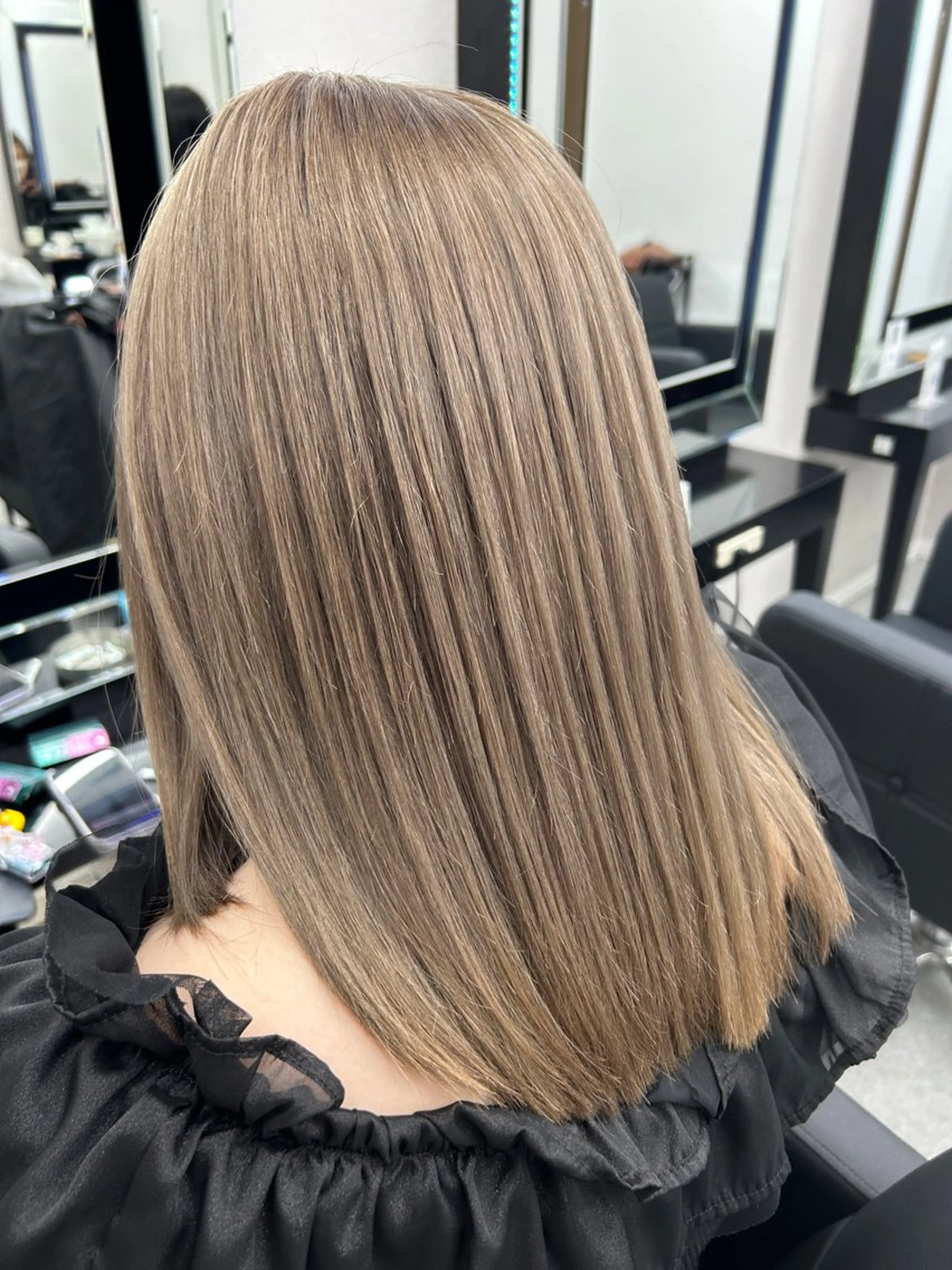 ミディアム カラー ベージュカラー ダブルカラー ミルクティーベージュ ヘアカラー トリートメント alpha. カラーエクステ下妻のヘアスタイル