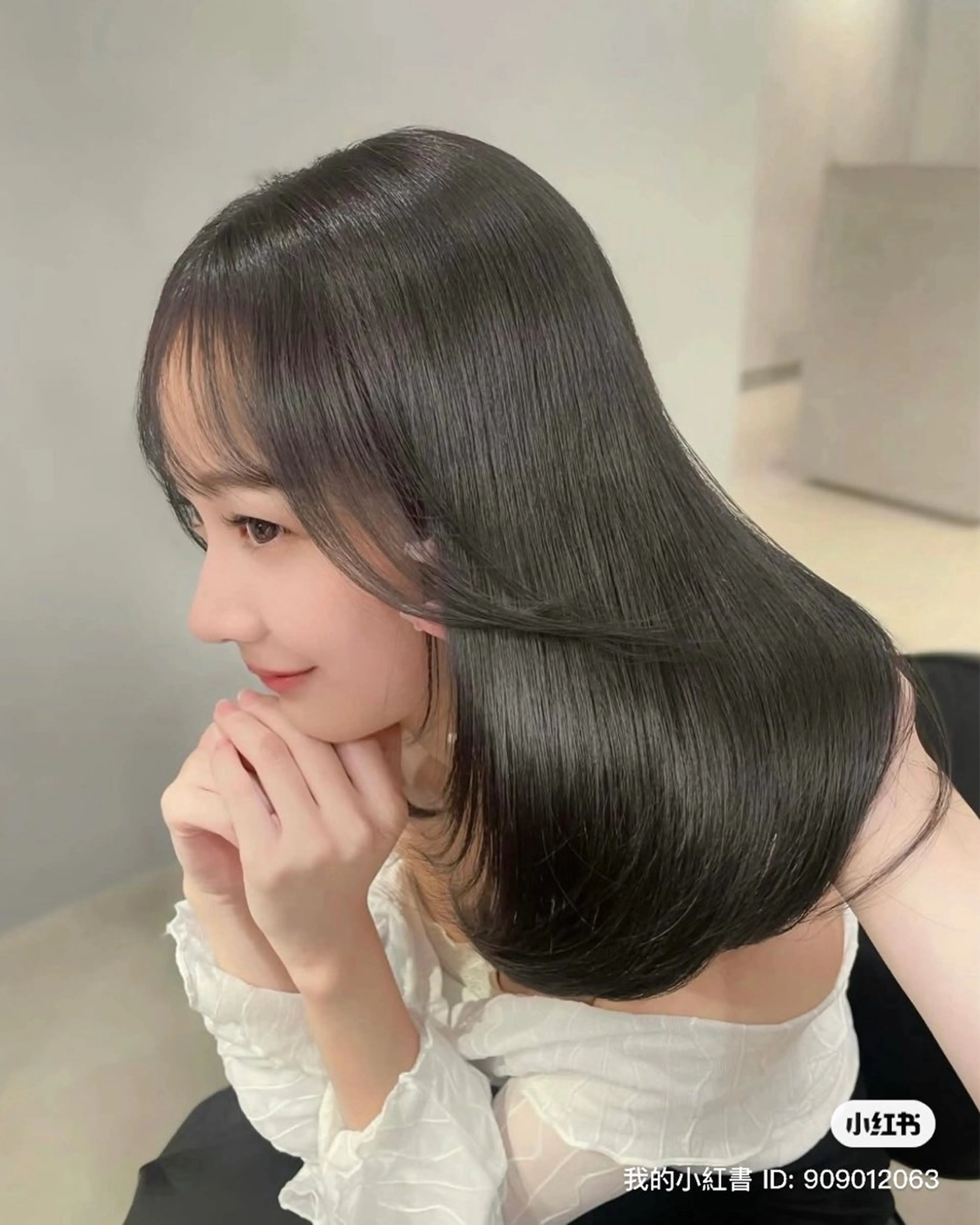 ショート カラー アッシュ アッシュグレー ブリーチ ブリーチなしカラー トリートメント モテ韓国ヘア/ レイヤー🤍RIKAのヘアスタイル