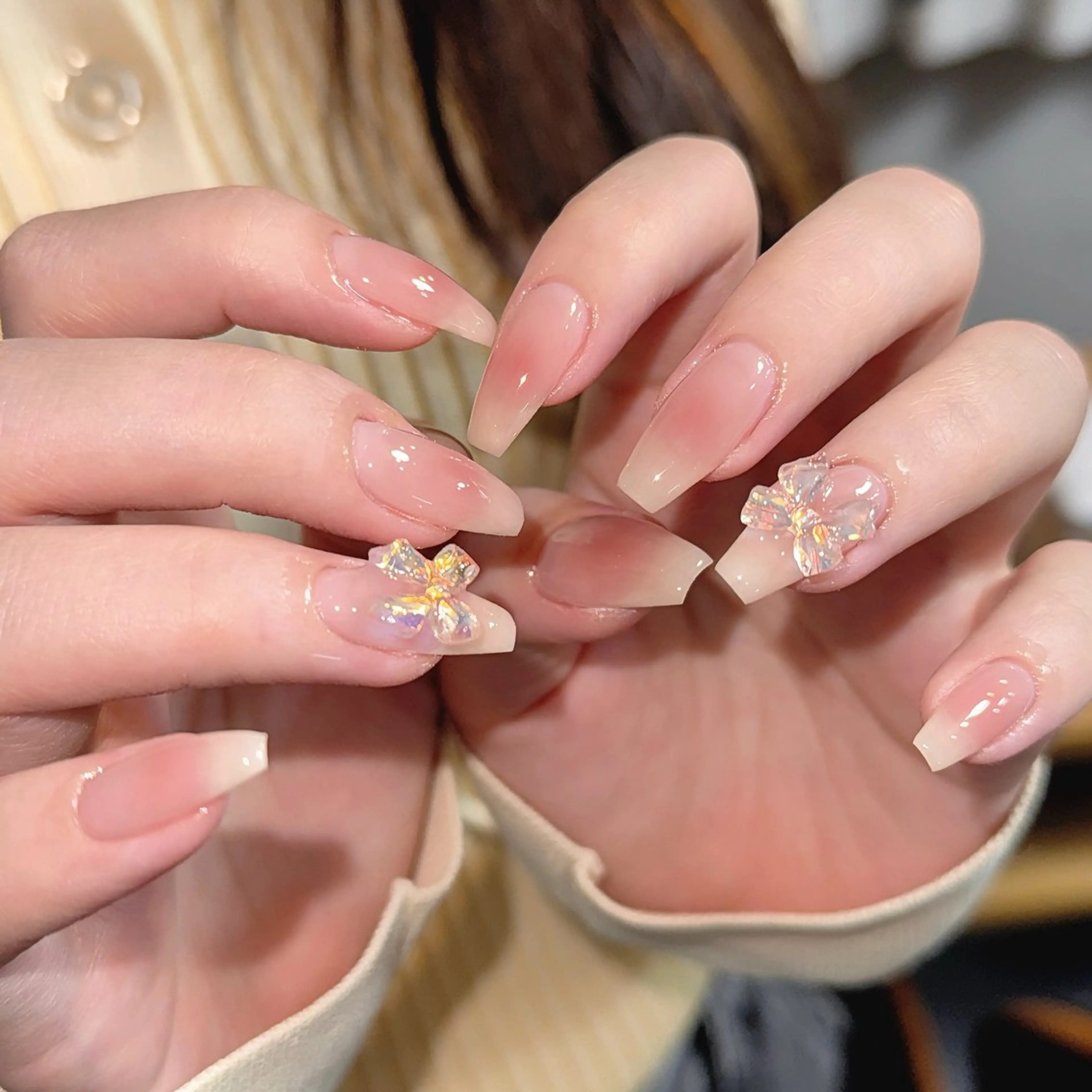 ネイル チークネイル キラキラネイル マグネットネイル ニュアンスネイル リボン ハンドネイル 🫧OPELIA NAIL渋谷🫧のネイルデザイン