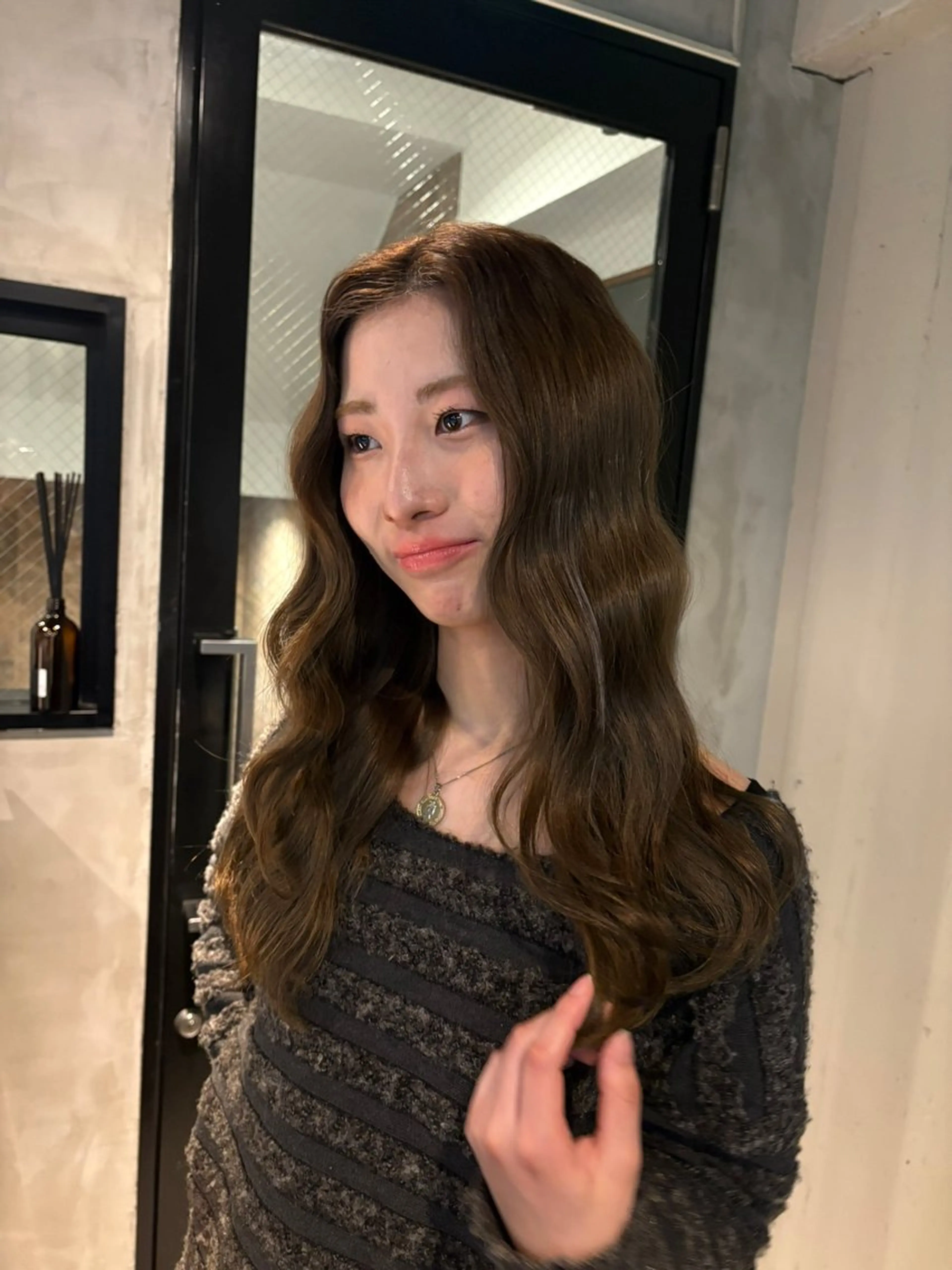 ロング ヘアカラー 透明感・美髪 monsoワニベユナのヘアスタイル