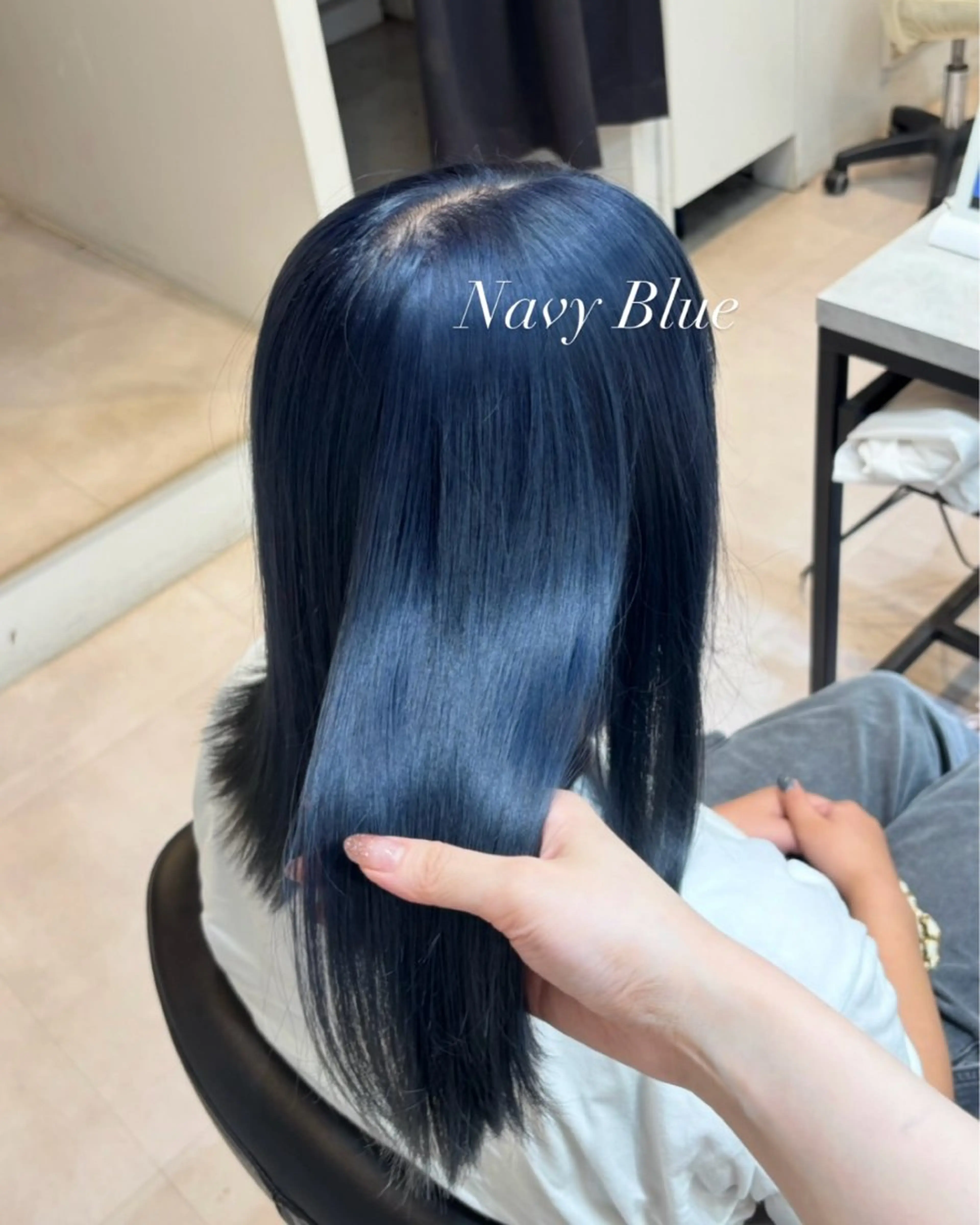 ミディアム カラー ブリーチ ブルーカラー ダブルカラー ネイビーカラー 髪質改善 ヘアカラー ダブルカラー🎀 / 髪質改善🪞✨/伽音のヘアスタイル
