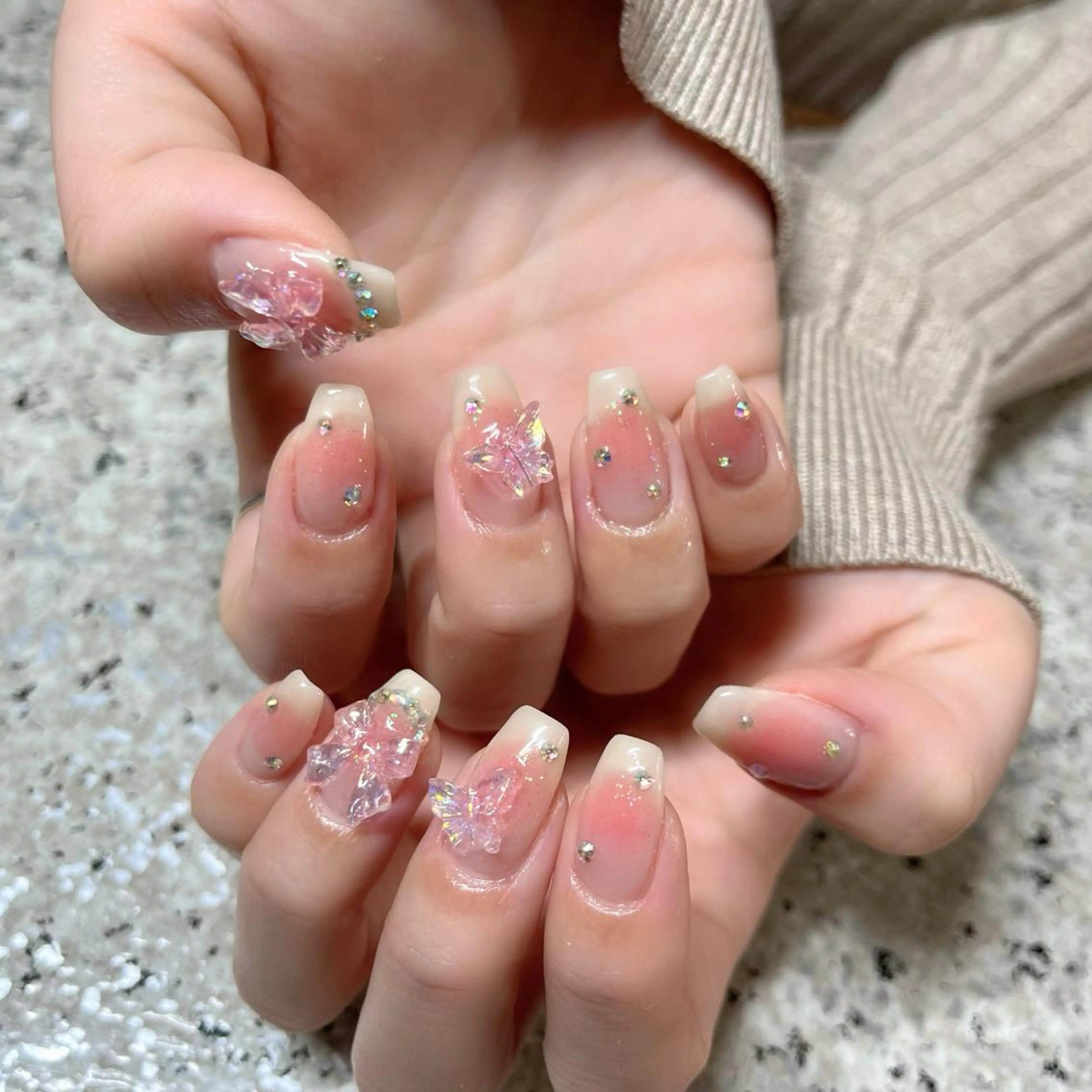 ネイル チークネイル nailsalon maluriのネイルデザイン