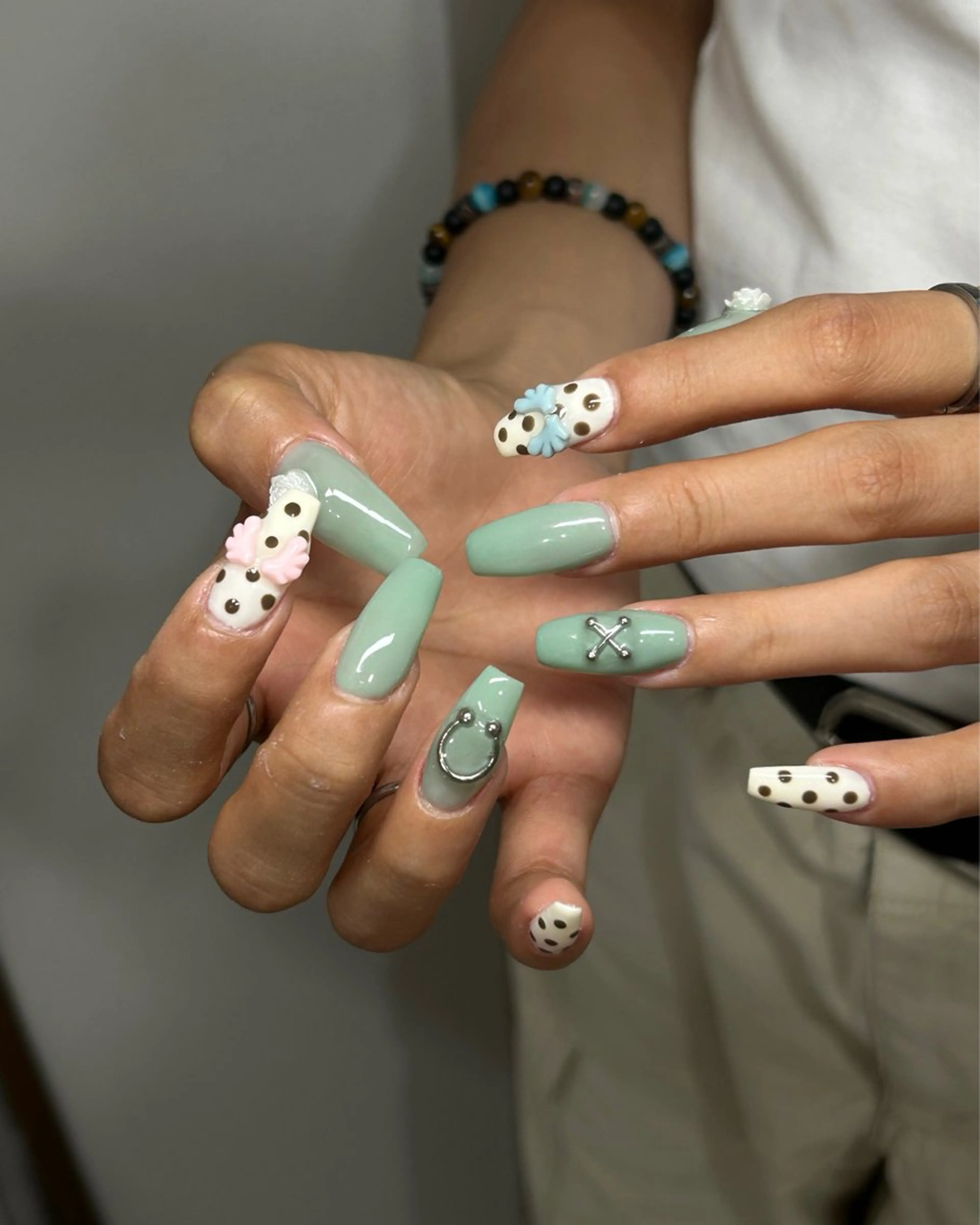 ネイル ハンドネイル Haluca 長さ出し🍀のネイルデザイン