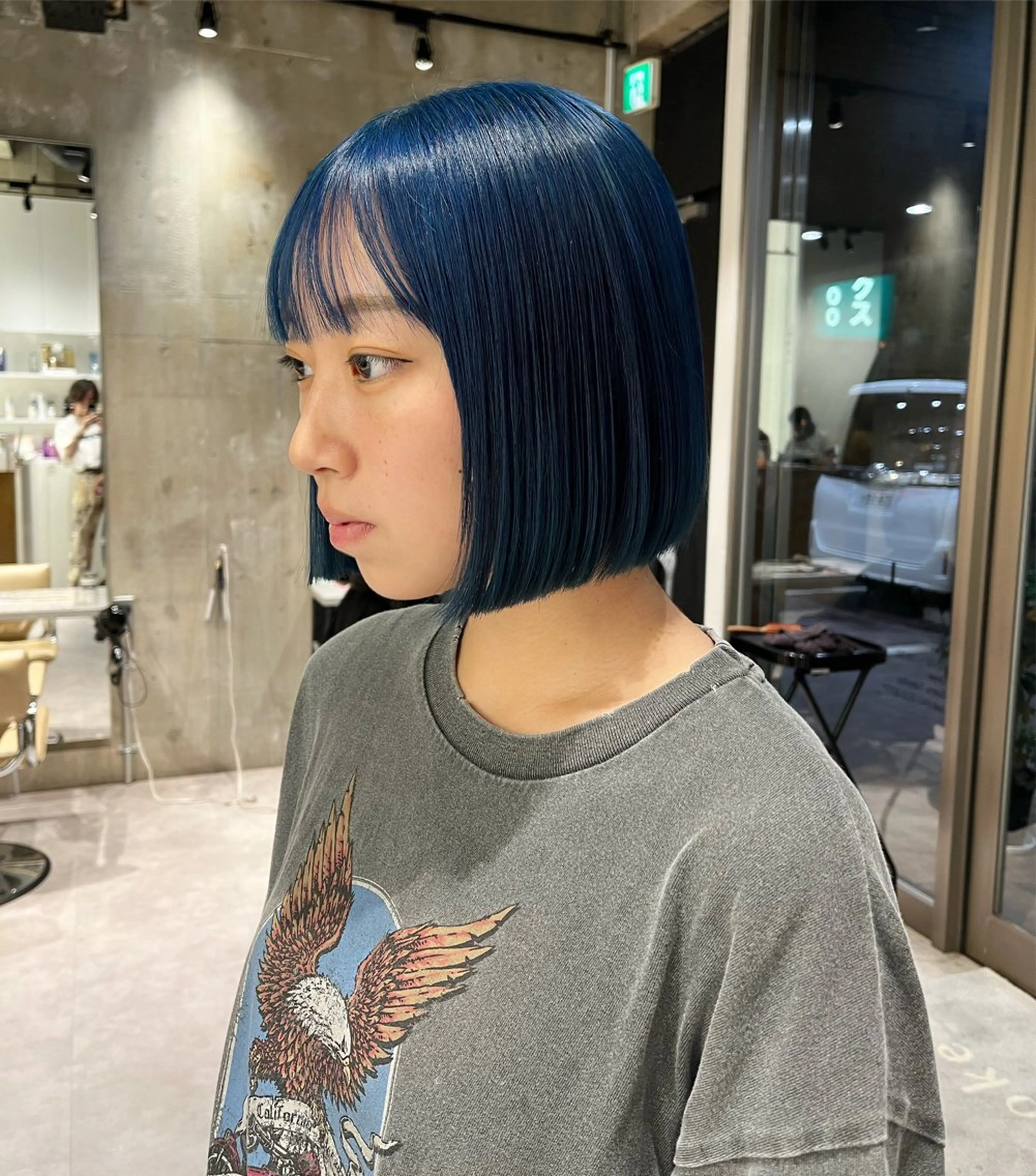 ショート カラー ブルーカラー ボブ iLi所属・iLi 《イリ》のヘアスタイル