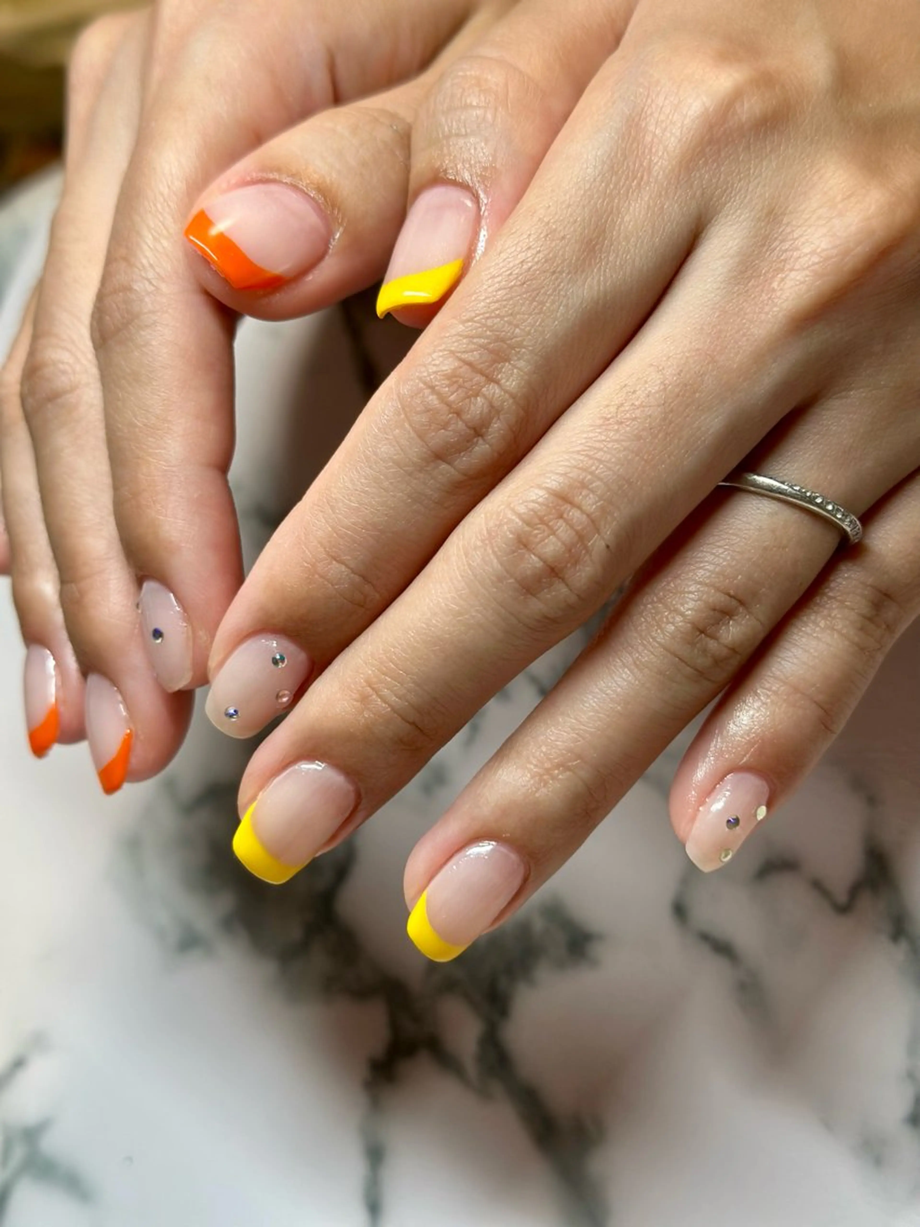 ネイル フレンチネイル ハンドネイル 越猪 未来のネイルデザイン