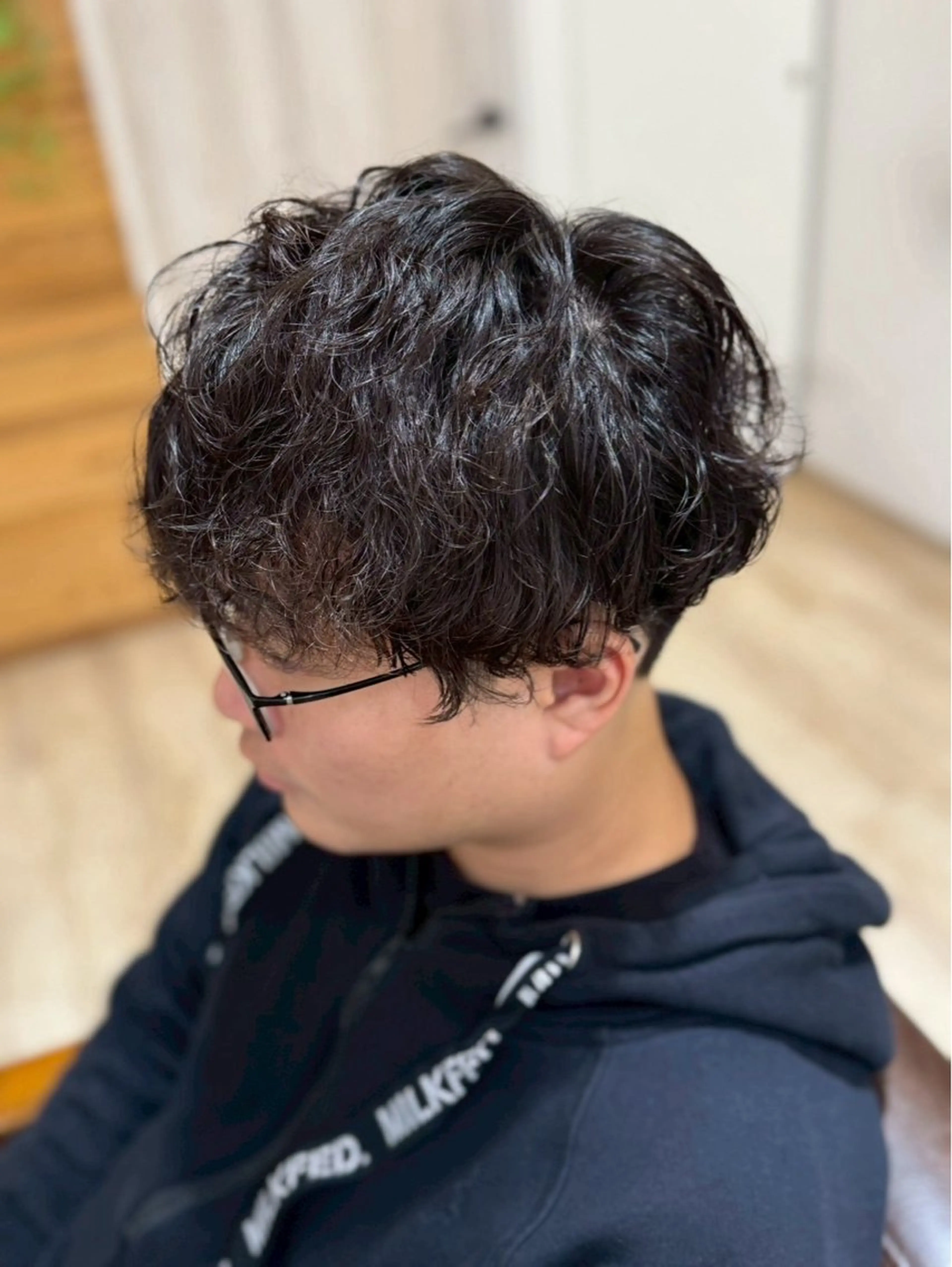 メンズ ヘアカラー 三輪 あおいのヘアスタイル