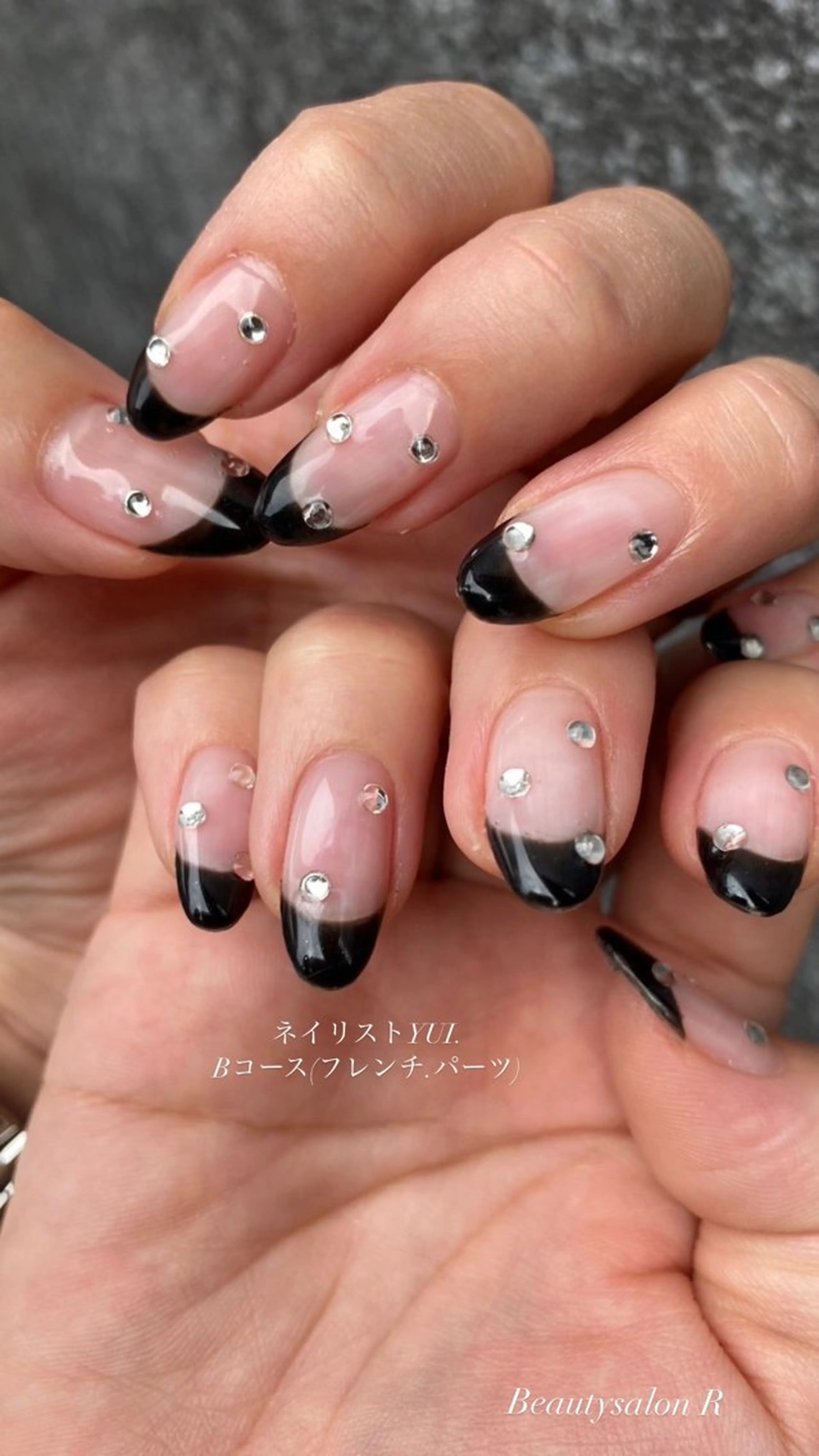 ネイル フレンチネイル ストーンネイル 山本 麻耶のエステ・リラクイメージ