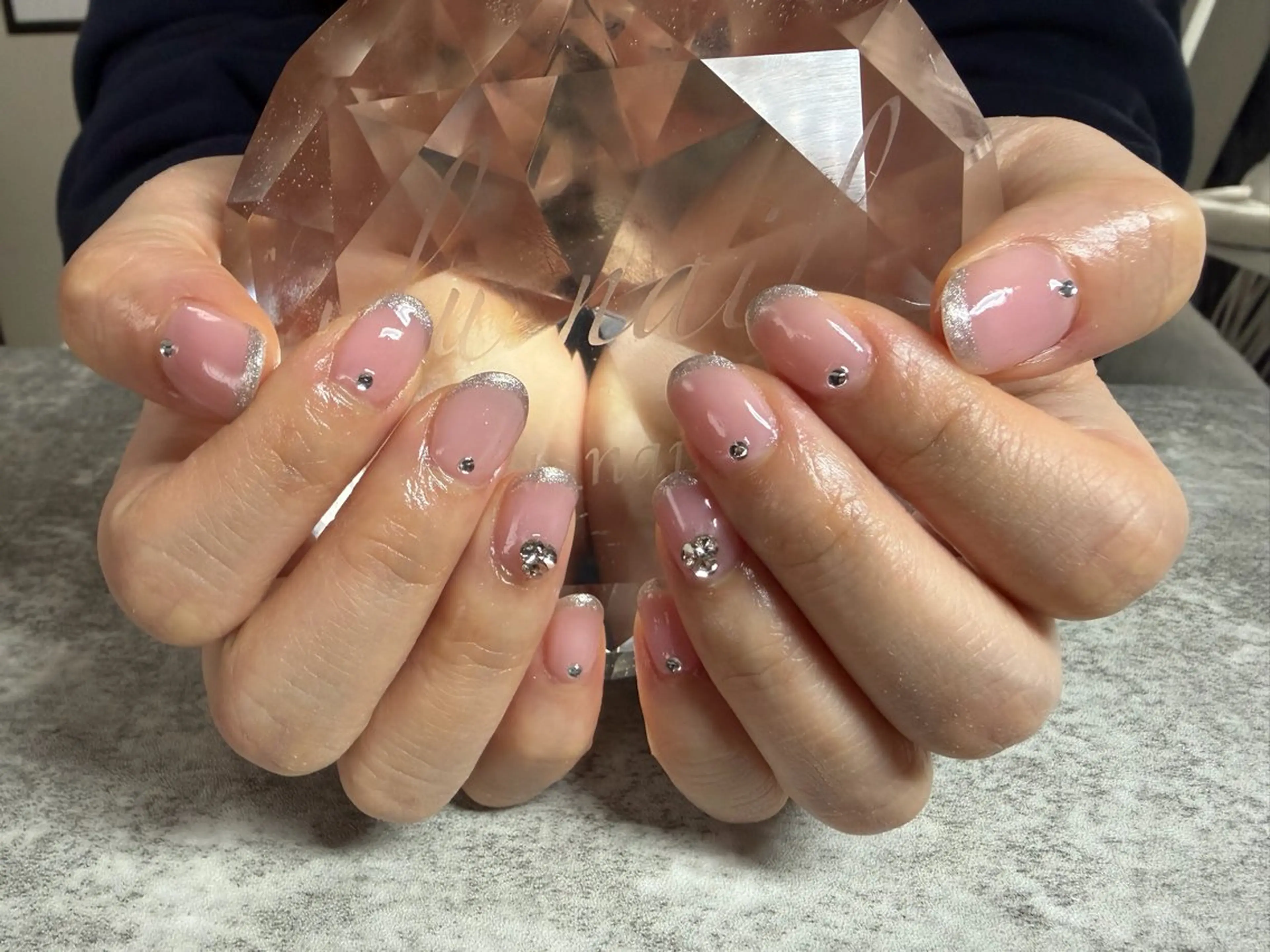 ネイル 持ち込み 佐野 愛美のネイルデザイン