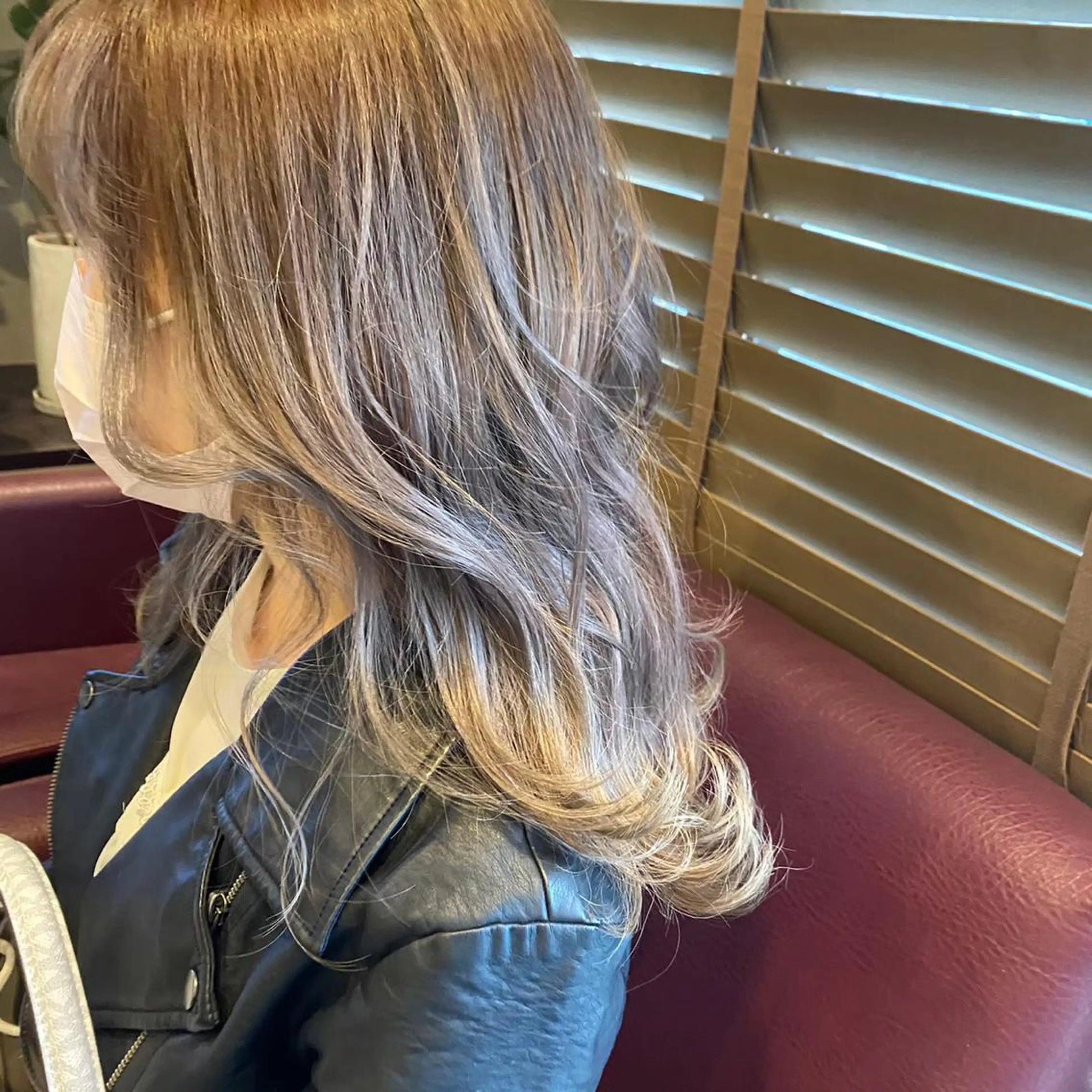 カラー ゆうこ 🩷🩶のヘアスタイル