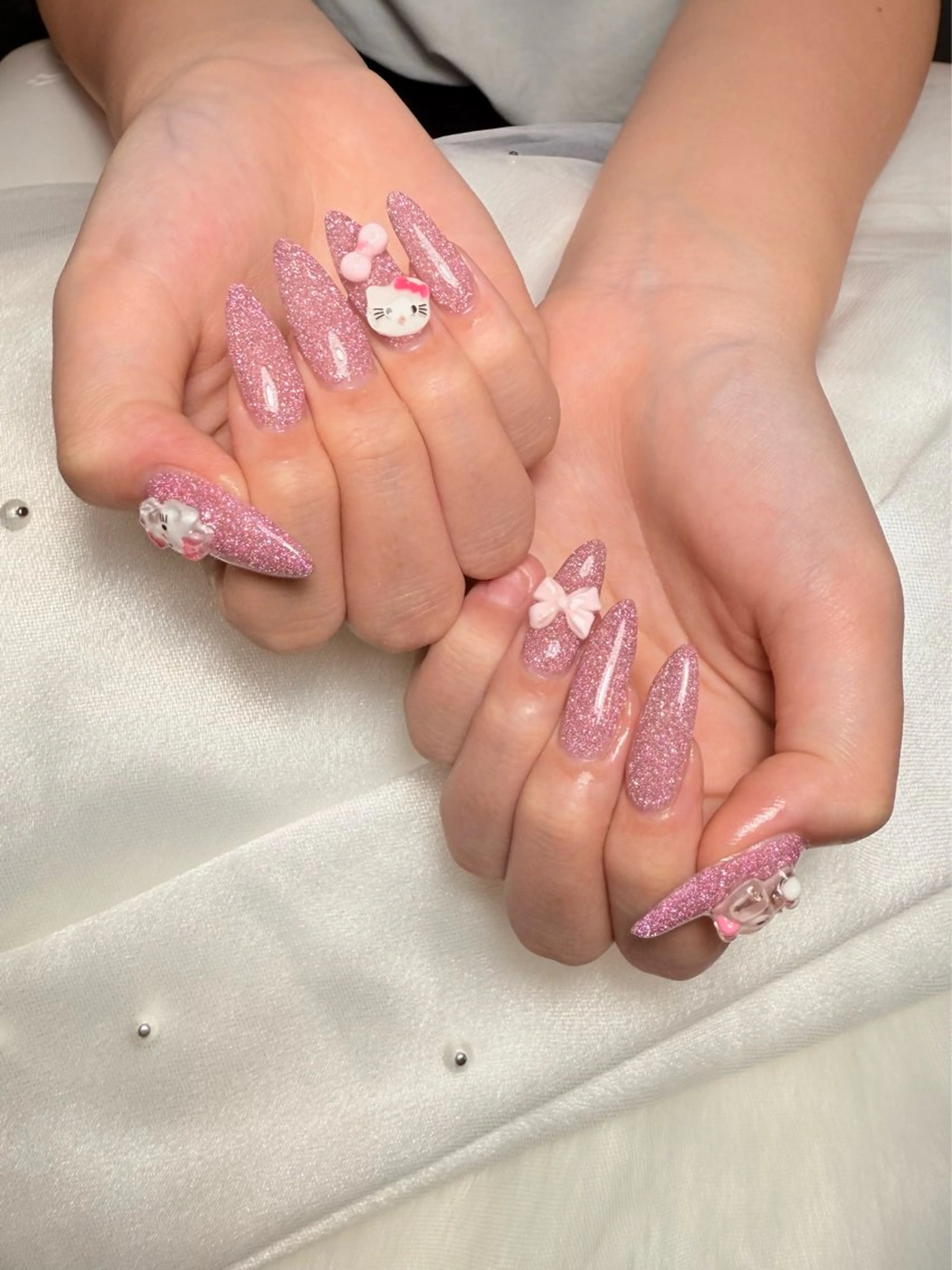 ネイル フラッシュネイル ガーリー ラメ(グリッター) ワンカラーネイル ピンク ハンドネイル 🌹Belle Nail🌹のネイルデザイン