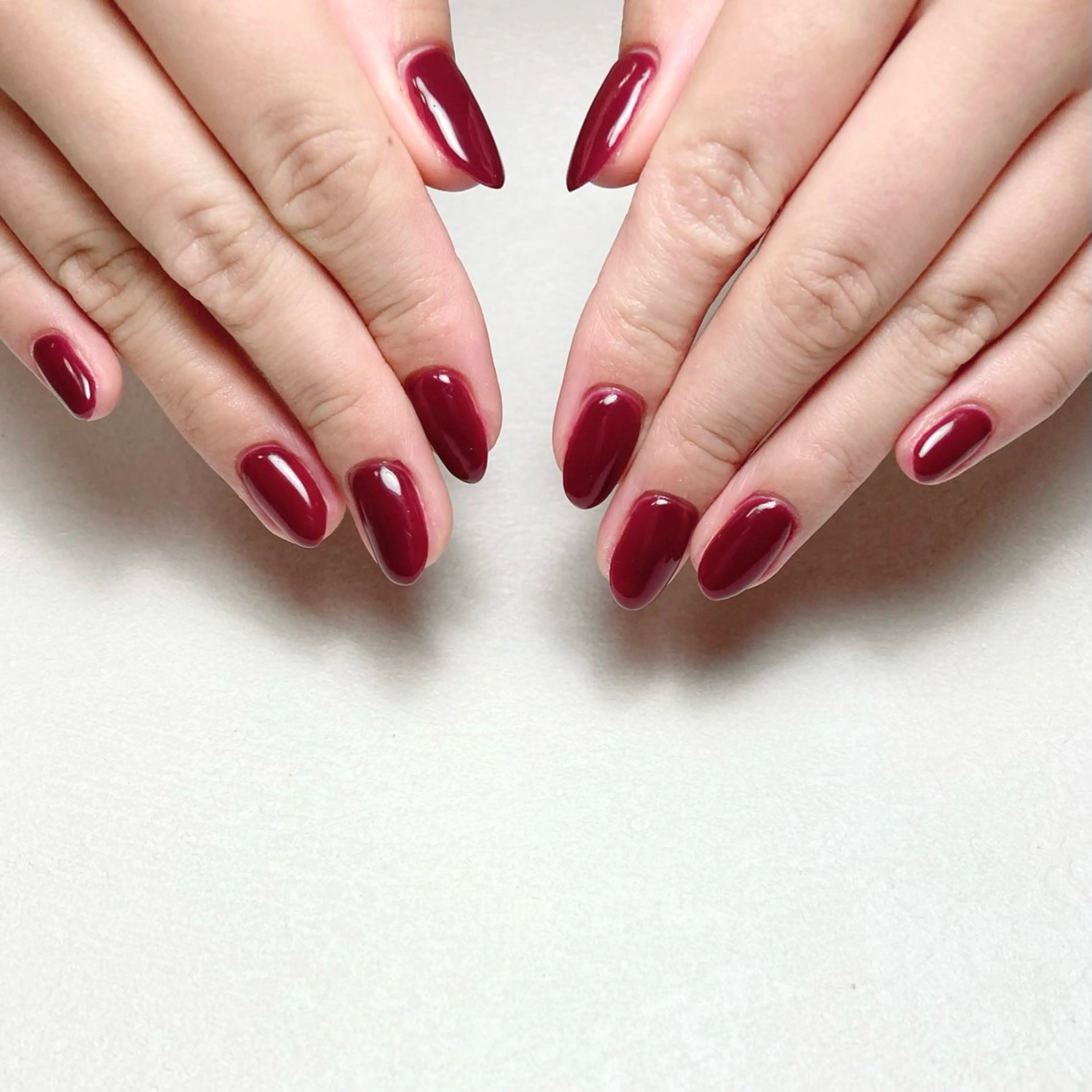 ネイル ボルドー ワンカラーネイル amu所属・かおる KAORUのネイルデザイン