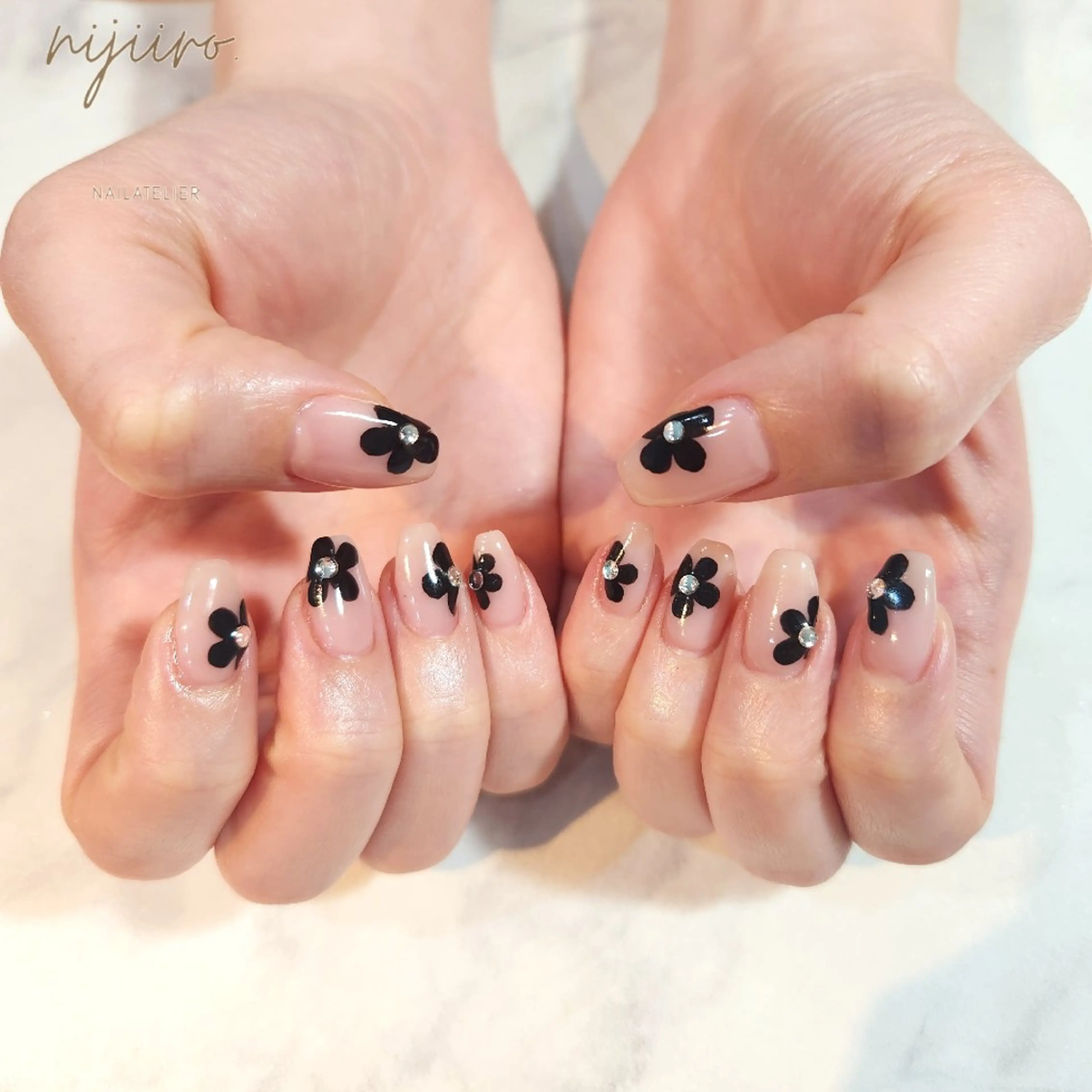 ネイル ハンドネイル nailatelier nijiiro.所属・nijiiro🌈 サトウのネイルデザイン