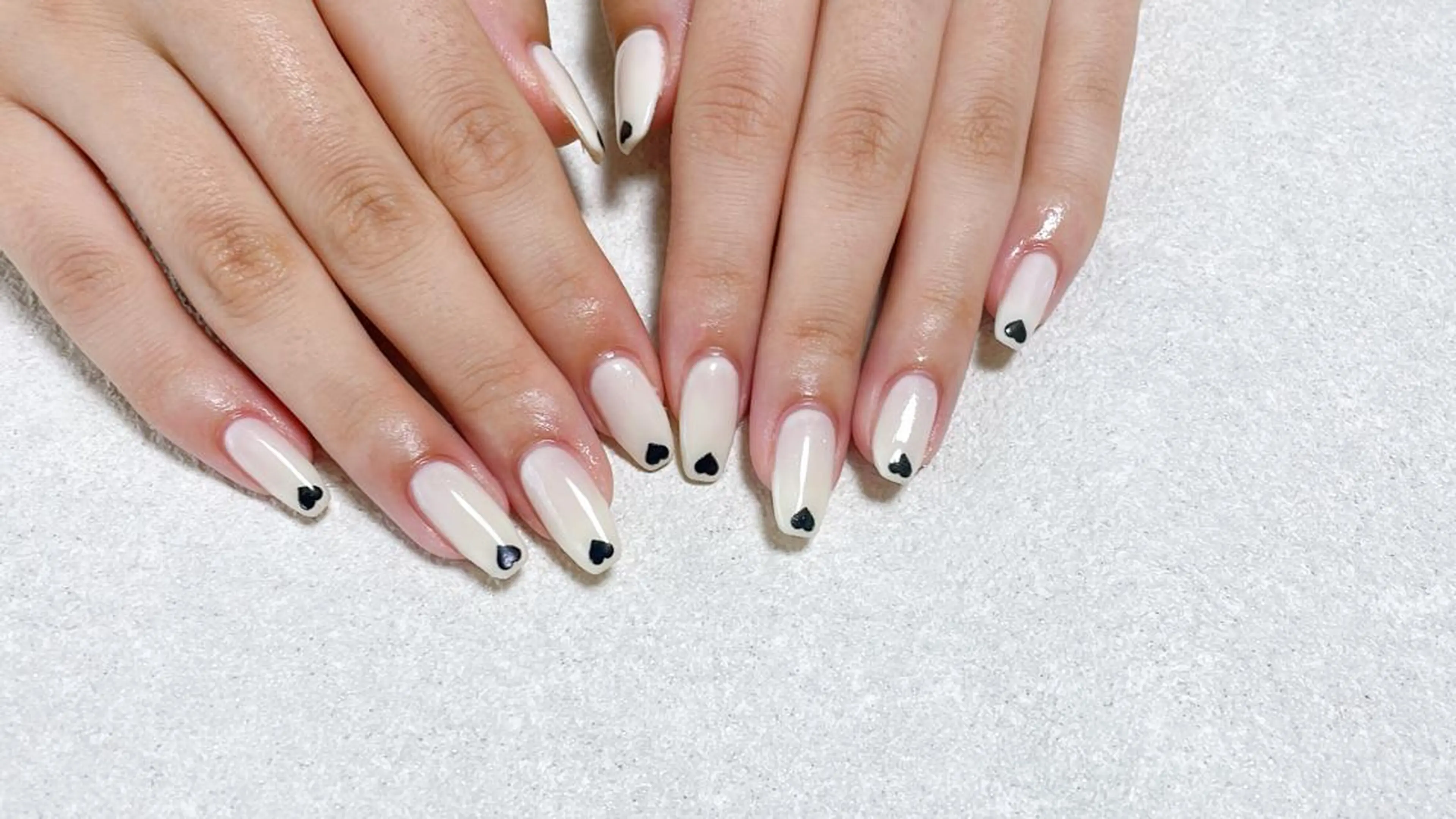 ネイル オーロラネイル フラワーネイル フットネイル フレンチネイル ジェルネイル kikinail 溝の口のネイルデザイン