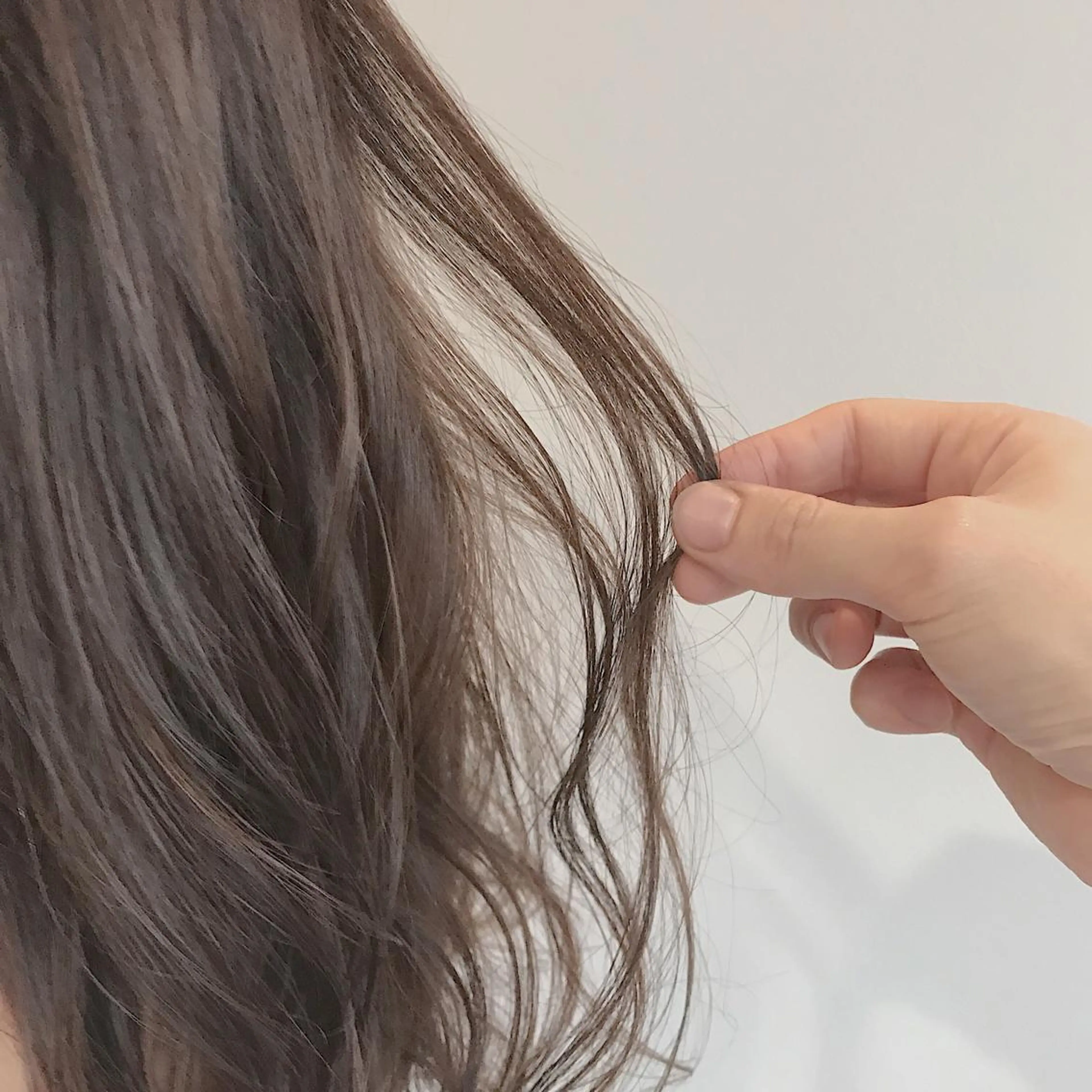 セミロング カット ヘアカラー トリートメント unir(ユニル)所属・髪質改善特化/心斎橋 .新町/藤本恭久のヘアスタイル