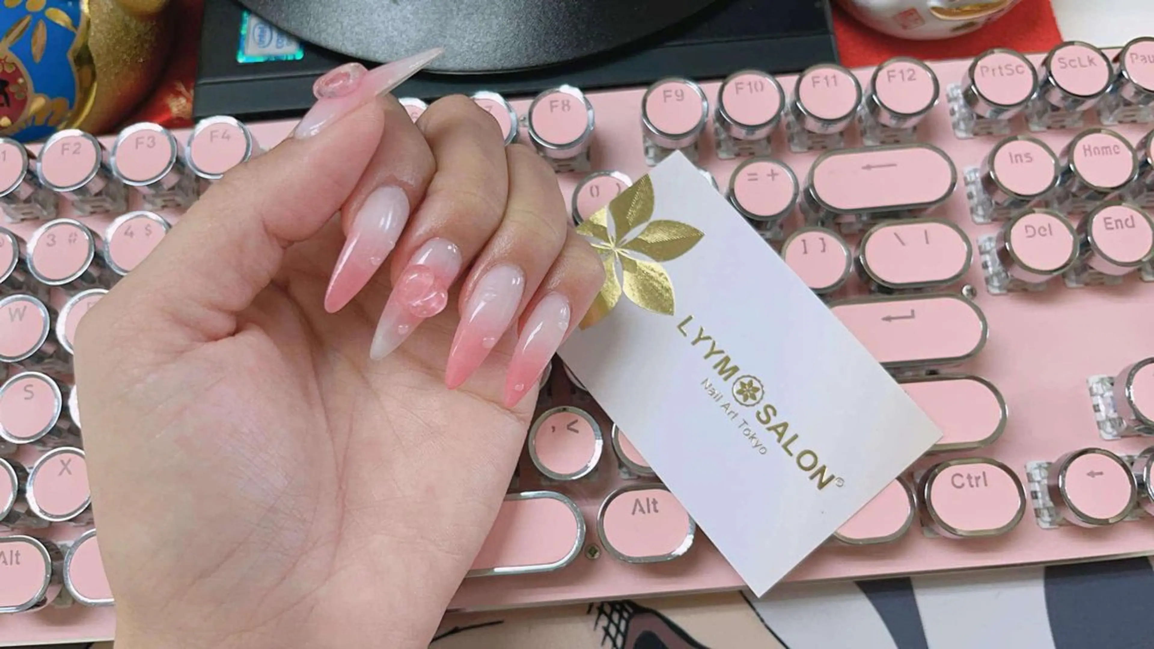 ネイル バレンタイン ハンドネイル LYYM Salonのネイルデザイン