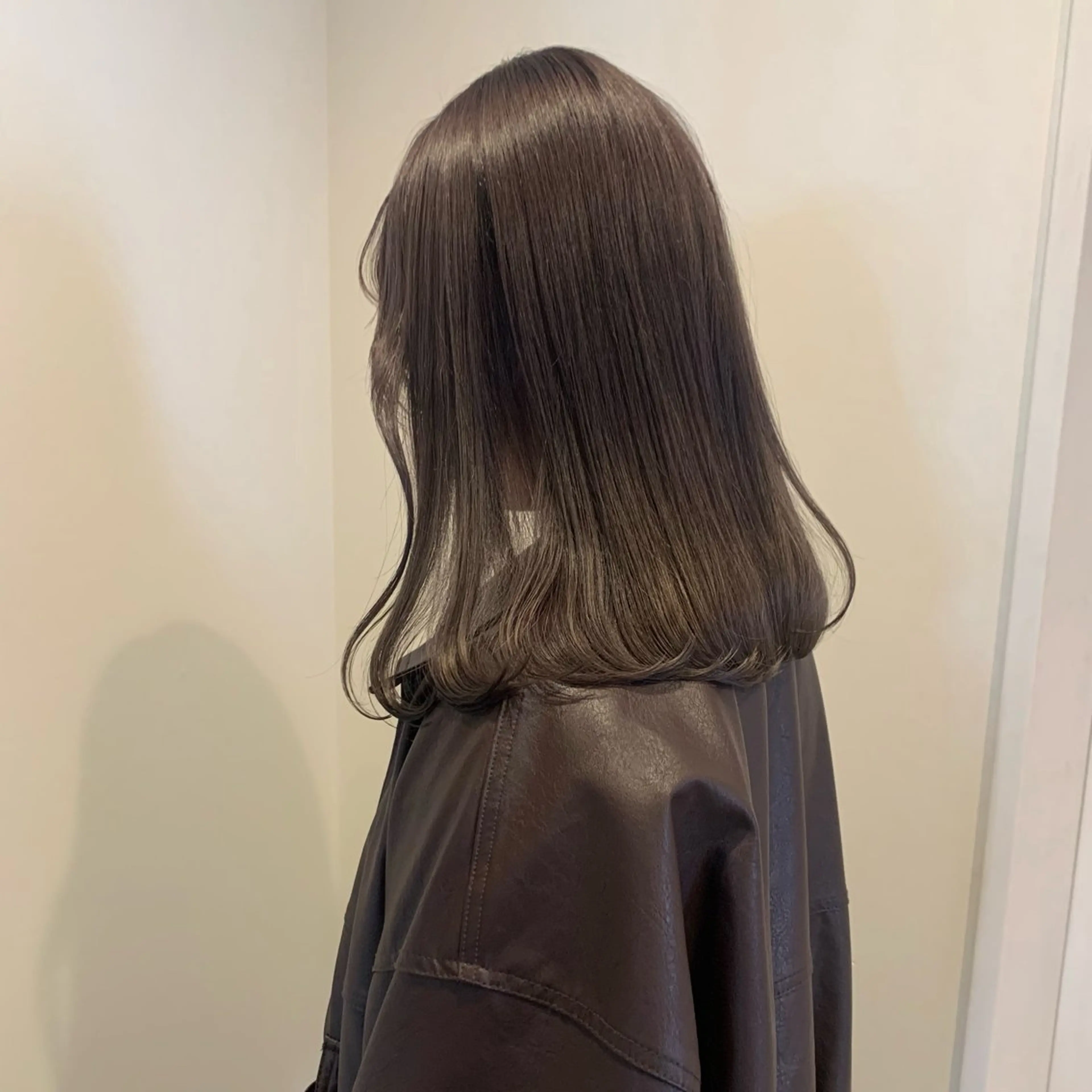 セミロング カラー otoha✳︎ くすみカラーのヘアスタイル