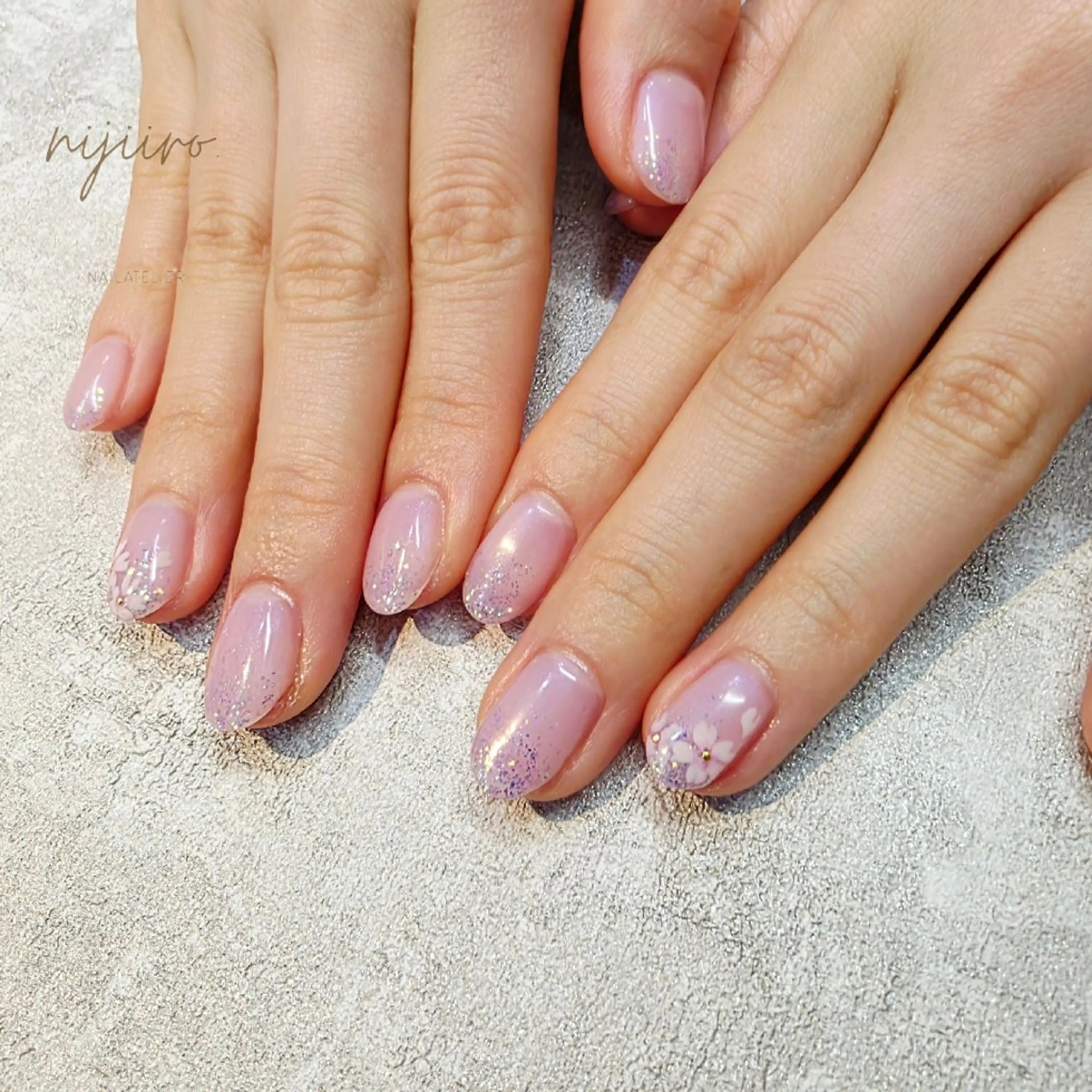 ネイル ハンドネイル nailatelier nijiiro.所属・nijiiro🌈 サトウのネイルデザイン