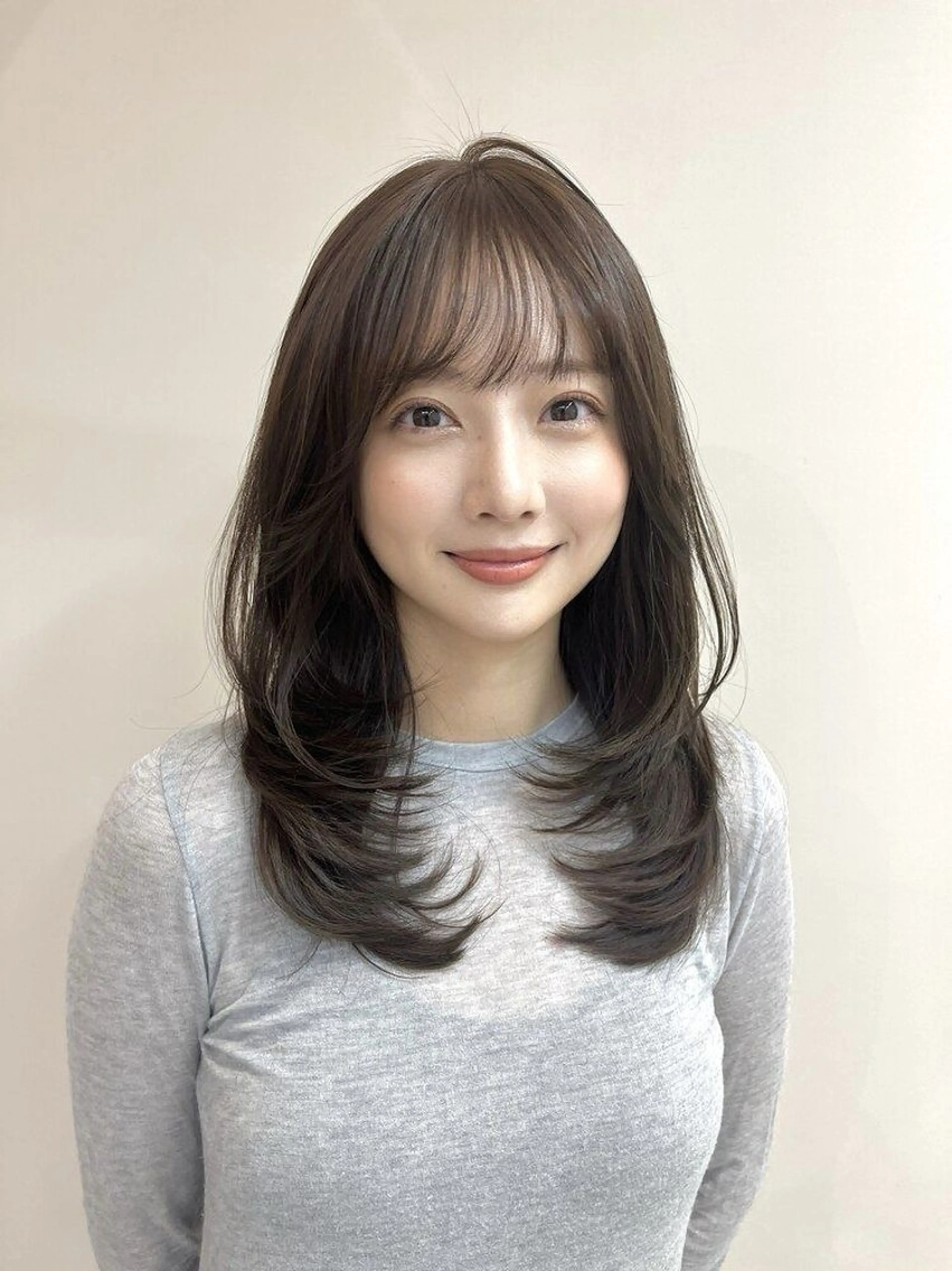 ミディアム レイヤーカット 小顔カット ショート、ボブ 顔周り、前髪✨のヘアスタイル