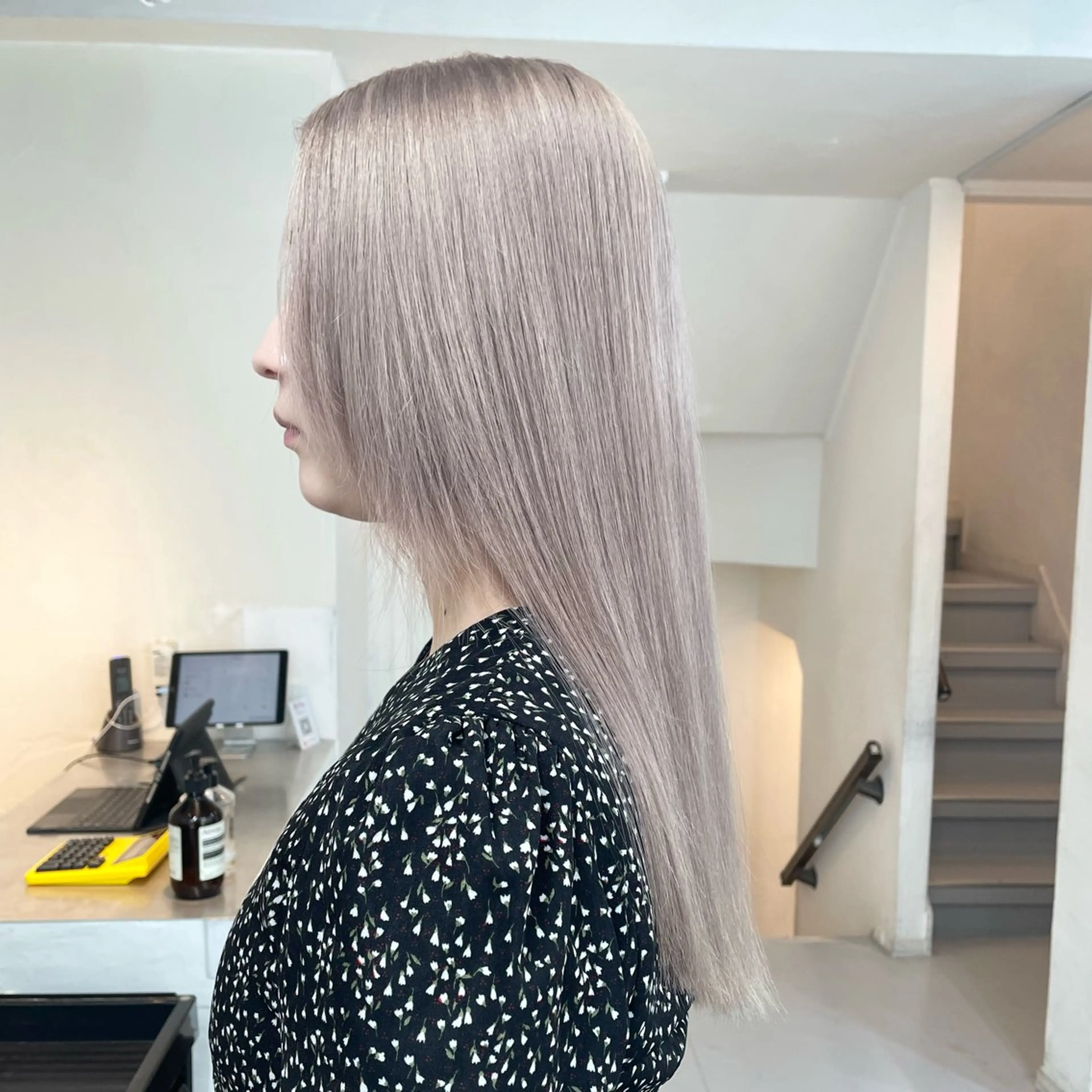 ロング カラー ベージュカラー ホワイトベージュ ヘアカラー トリートメント ヘアセット ブロンド・ハイトーン ／遠藤将太のヘアスタイル