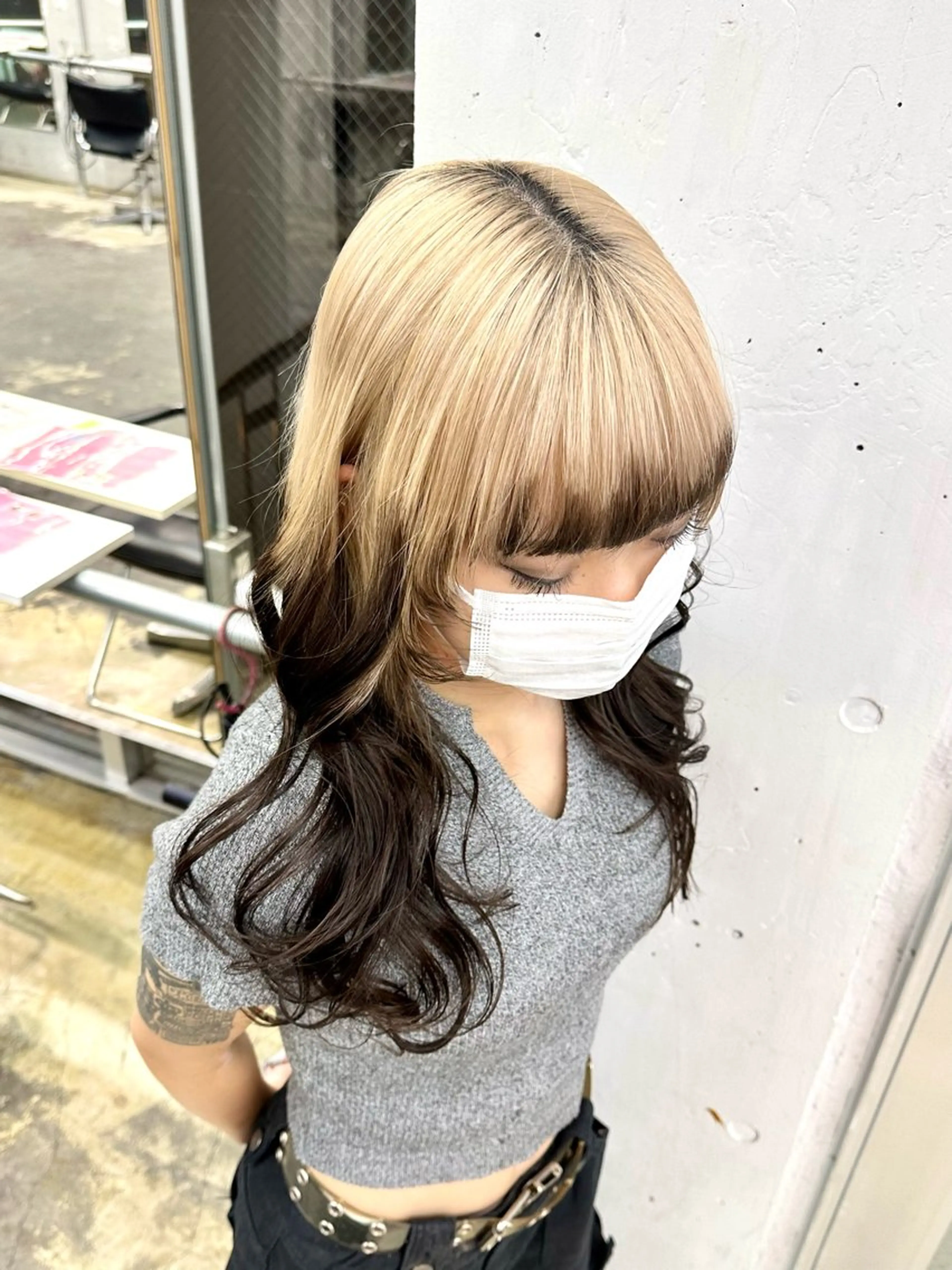 セミロング カラー 抜きっぱなしブロンド ササキカズマのヘアスタイル