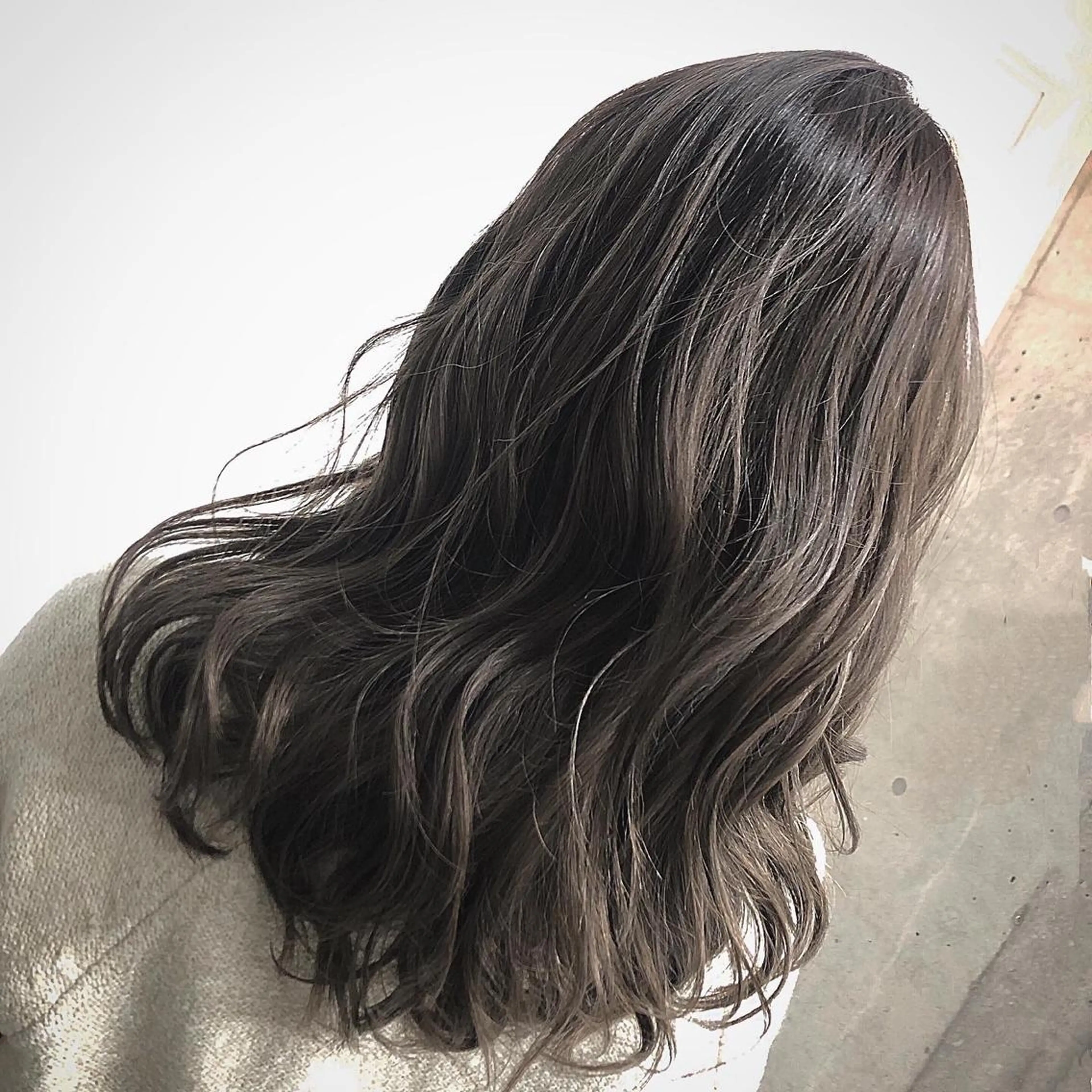 セミロング カラー 韓国レイヤーカット要 暗透カラー📓吉祥寺のヘアスタイル