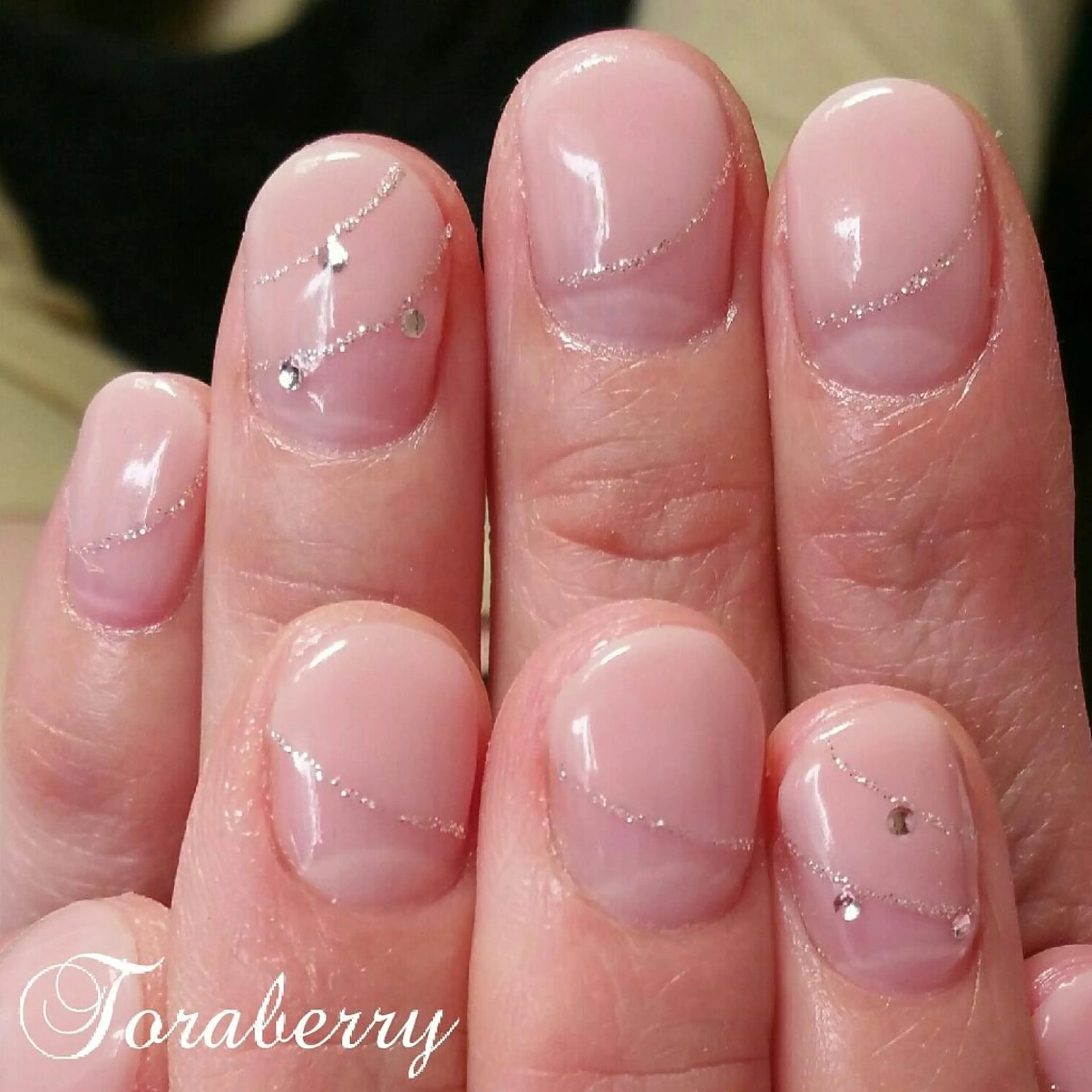 ネイル フレンチネイル 斜めフレンチ ハンドネイル ネイリスト なつみのネイルデザイン