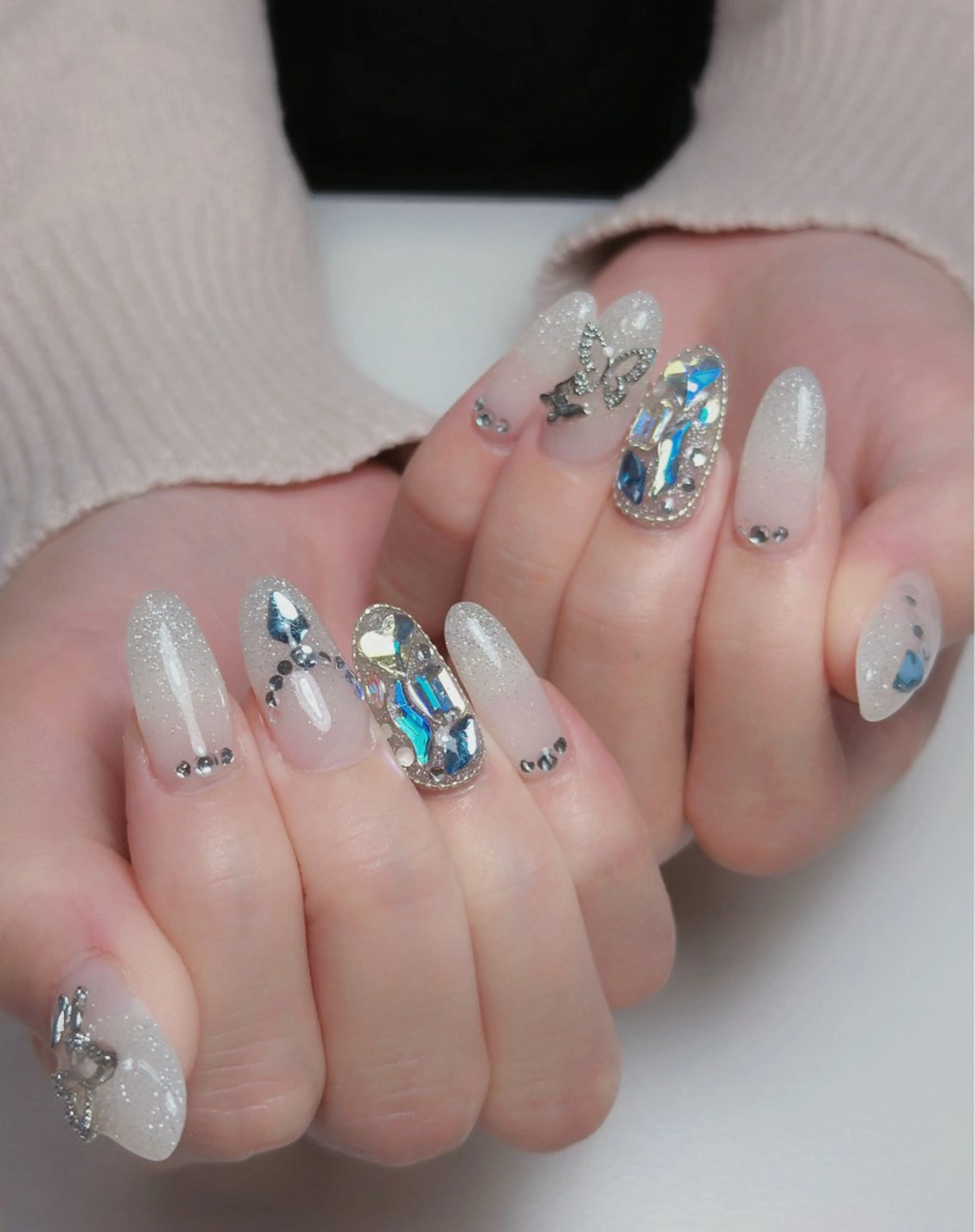 ネイル オーロラネイル 長さ出し フットネイル ラメ(グリッター) ラメグラデーション ハンドネイル 👍thumbs up nail👍のネイルデザイン