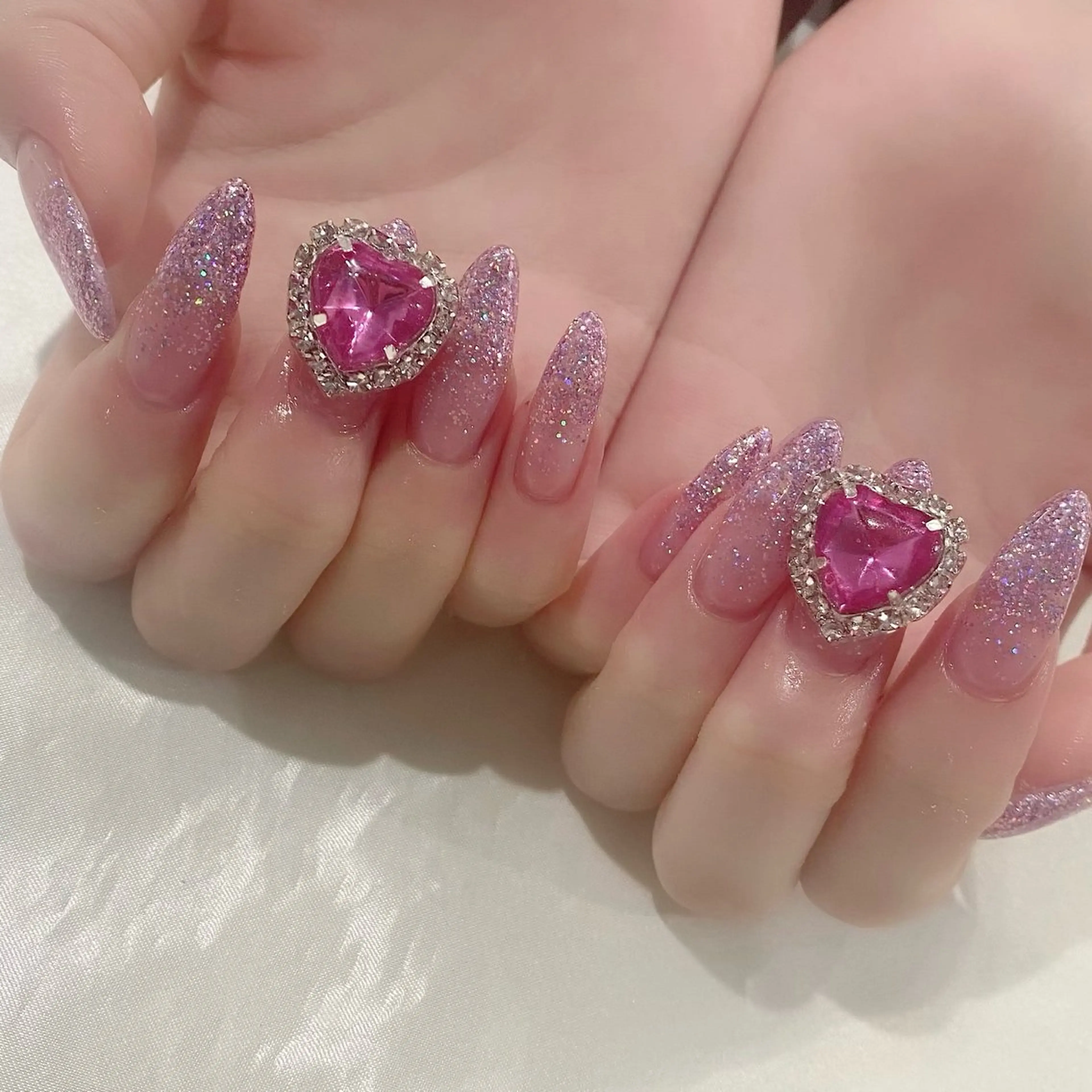 ネイル 長さ出し ジェルネイル グラデーション ハート ロングネイル Salon Ｋのネイルデザイン