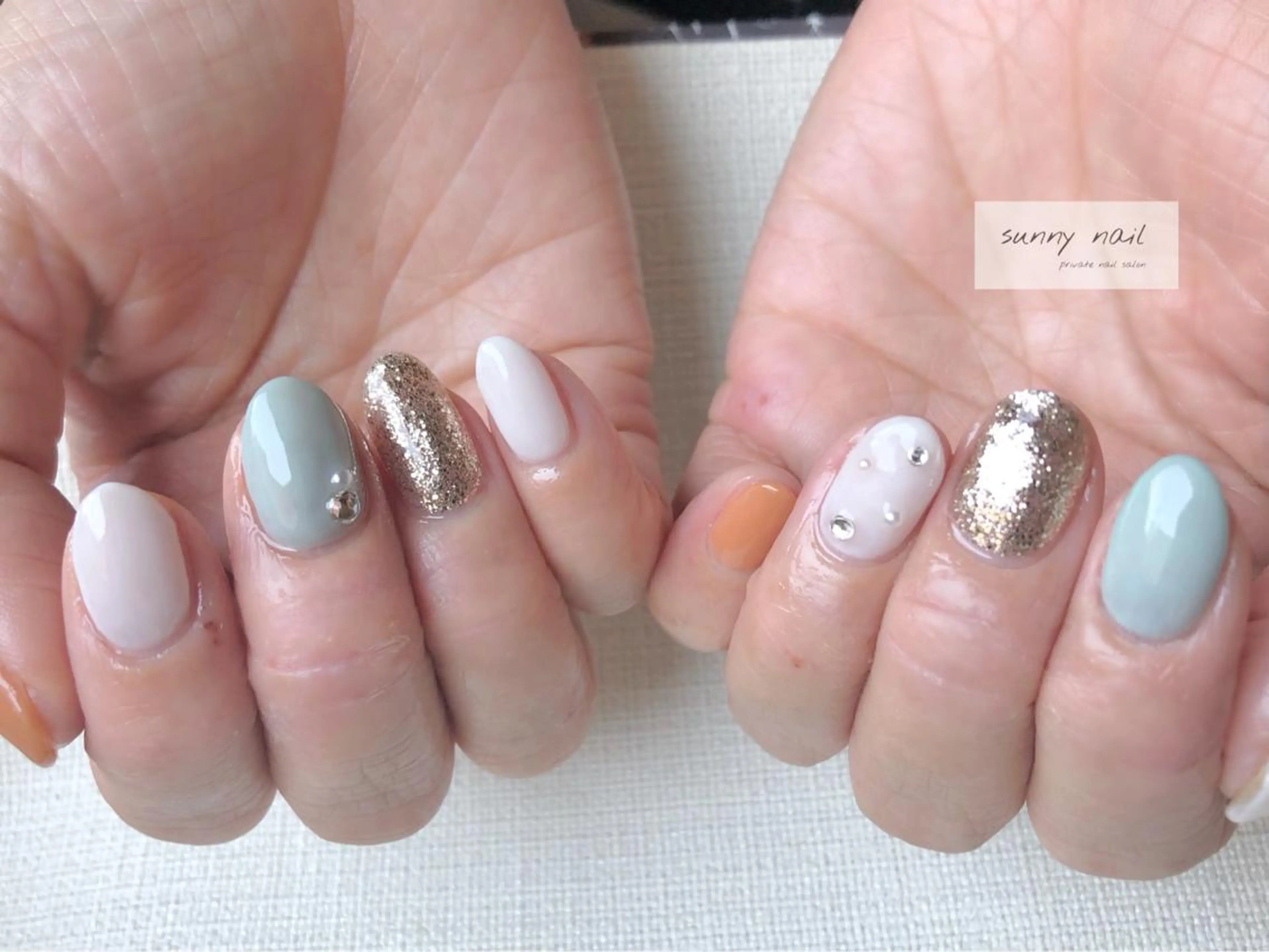 ネイル カジュアル ジェルネイル グリーン ニュアンスネイル オレンジ sunny nailのネイルデザイン