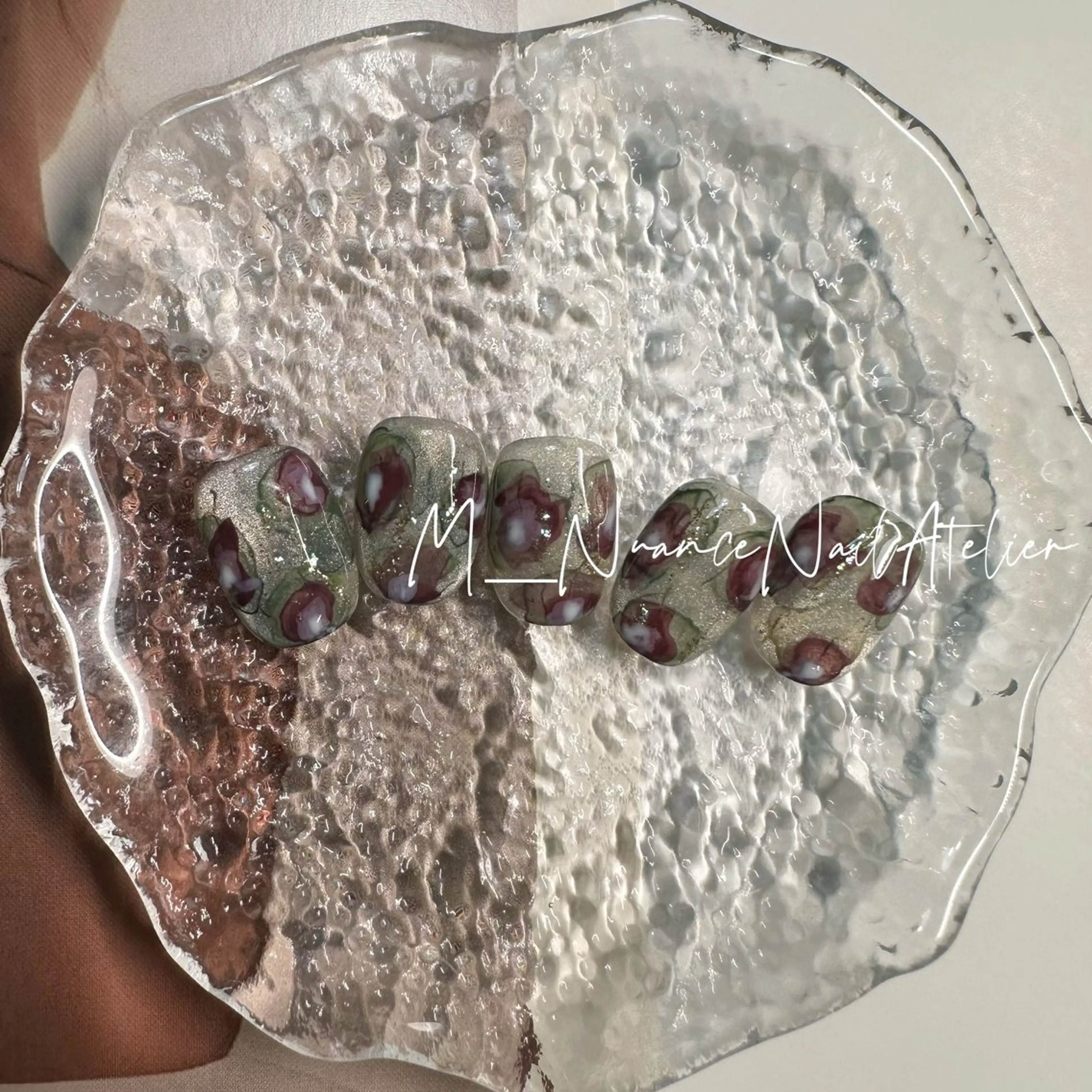 ネイル マグネットネイル ニュアンスネイル オフィスネイル シンプルネイル GO TODAY横浜Solace店所属・M___nail atelierのネイルデザイン