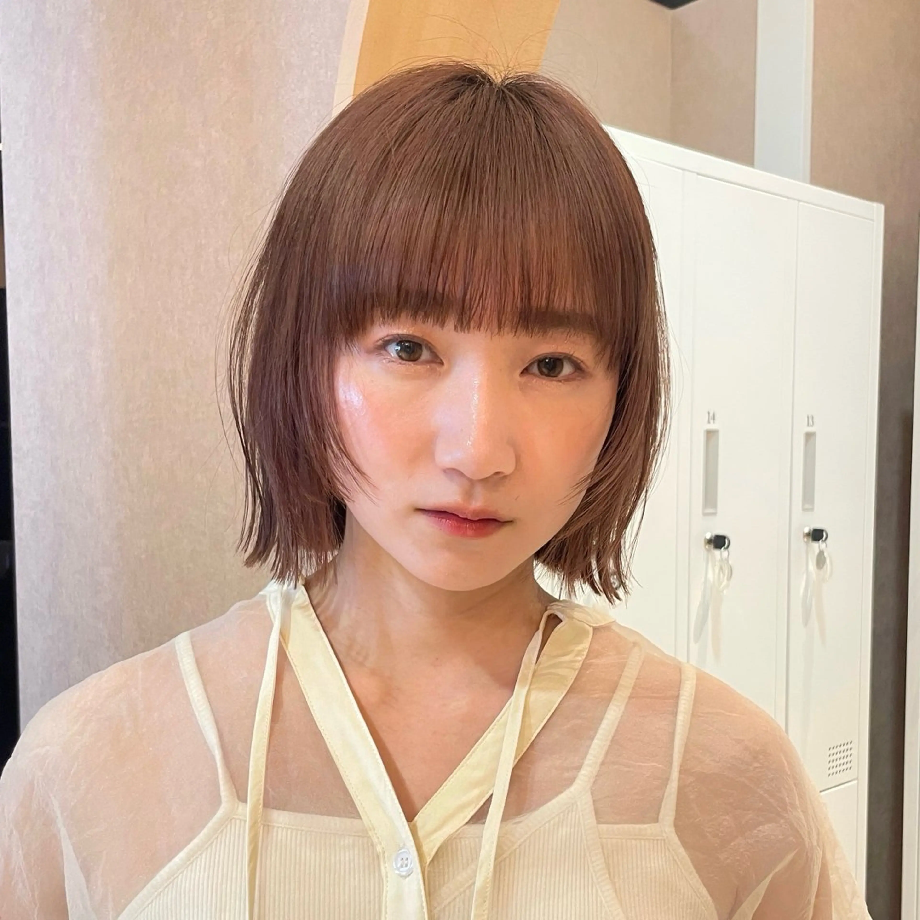 ショート カラー ベージュカラー ブリーチ 顔まわり/レイヤー/ 透明感/まいな🥨のヘアスタイル