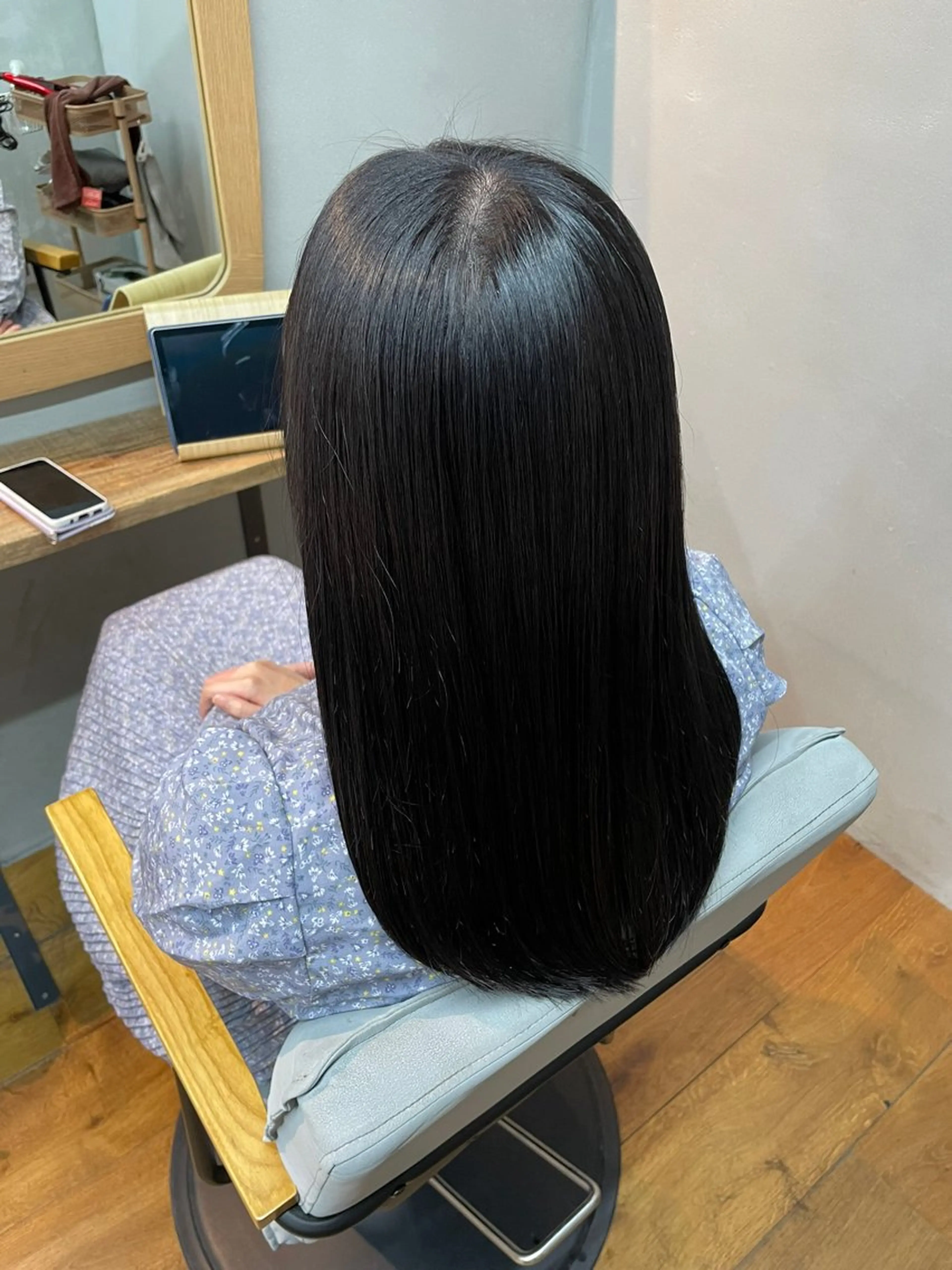 セミロング カラー ダークグレー カット ヘアカラー トリートメント 女性リピ90%🍨 🩷佐藤みずきのヘアスタイル