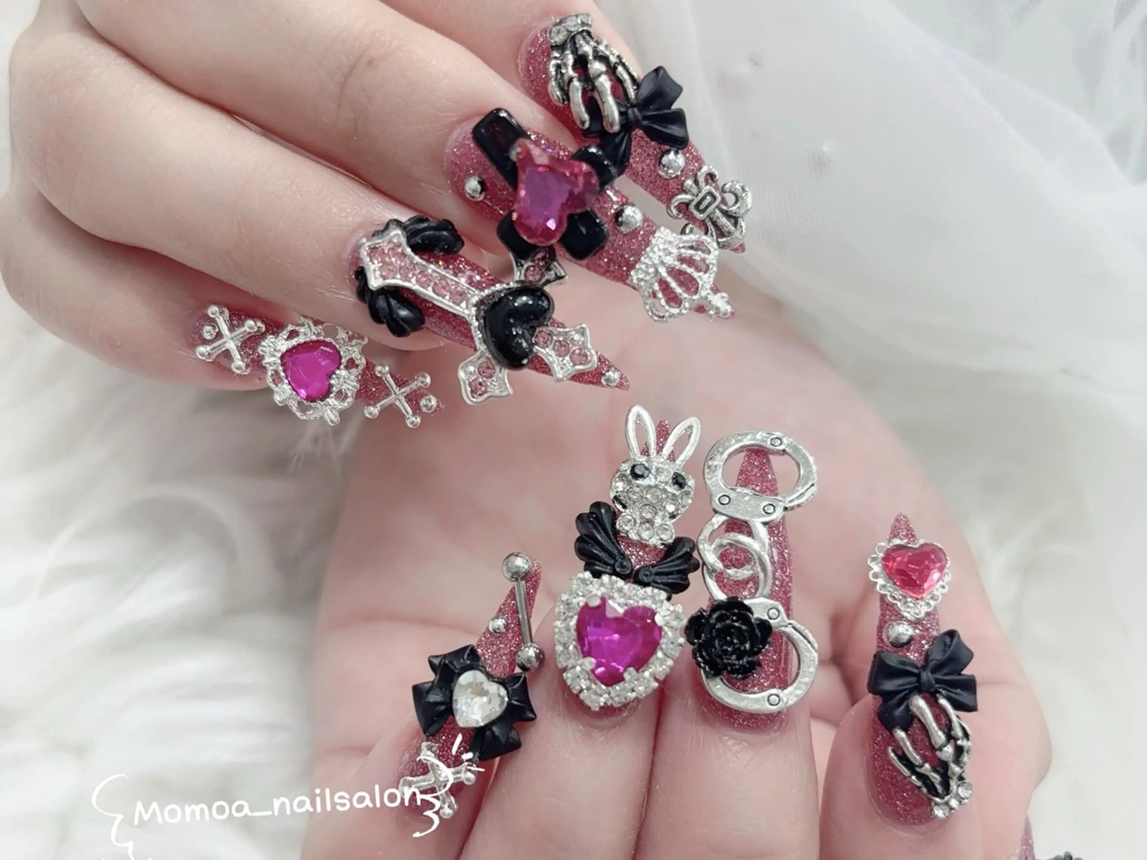 ネイル 成人式 ロングネイル マグネットネイル 大理石ネイル(マーブル) リボン ハンドネイル MoMoA Nail ネイル長さ出し専門店のネイルデザイン