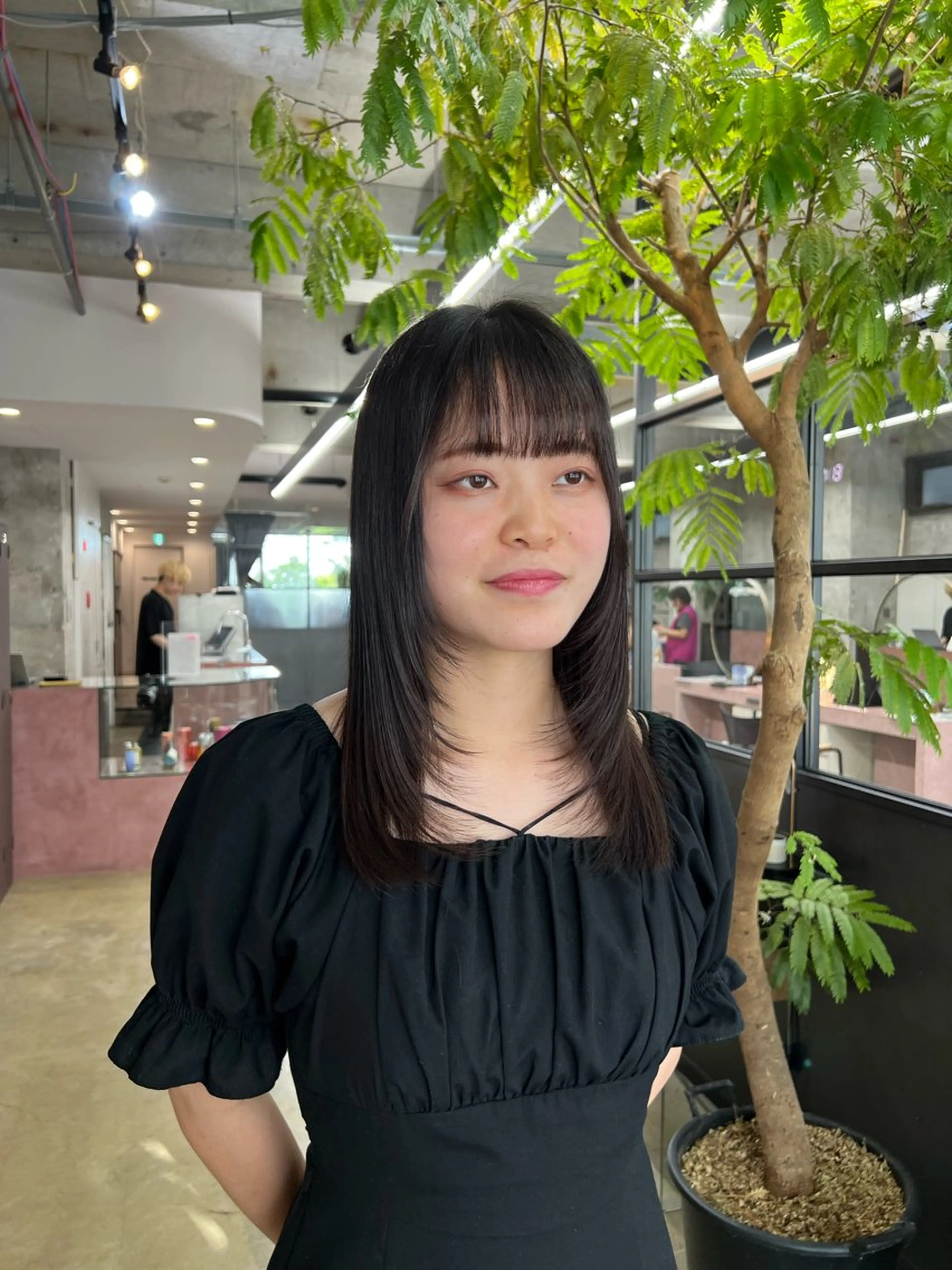 セミロング era所属・azumi/ボブ/暖 色/オリーブ/縮毛のヘアスタイル