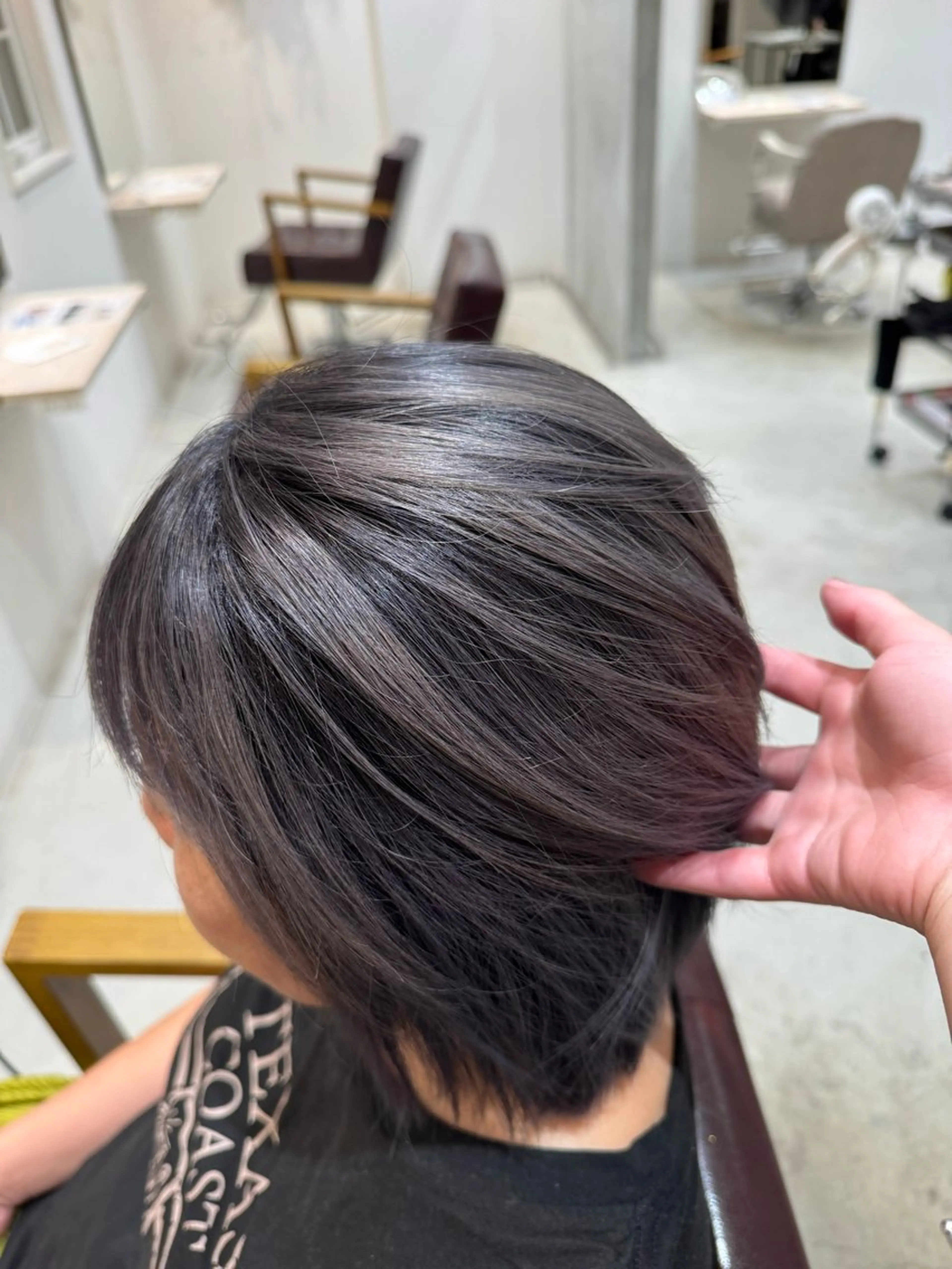 ショート カラー 切りっぱなしボブ バレイヤージュ ベージュカラー ブリーチ ブロンド ほの カラー特化/ブ リーチ/ボブ/メンズのヘアスタイル